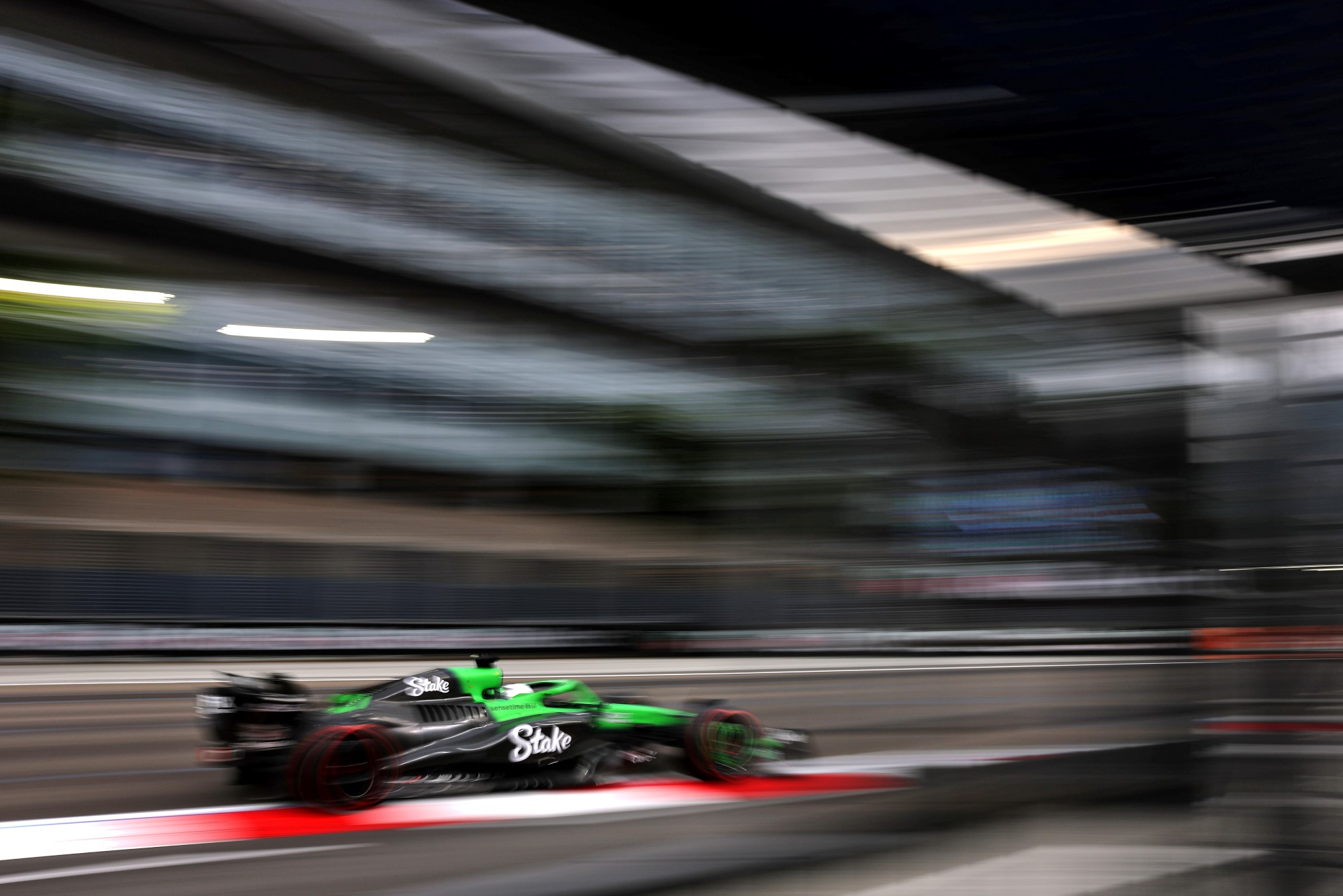 F1: Hulkenberg destaca sexta-feira atípica e incertezas para GP de Singapura Nico Hulkenberg (GER) Sauber C45.