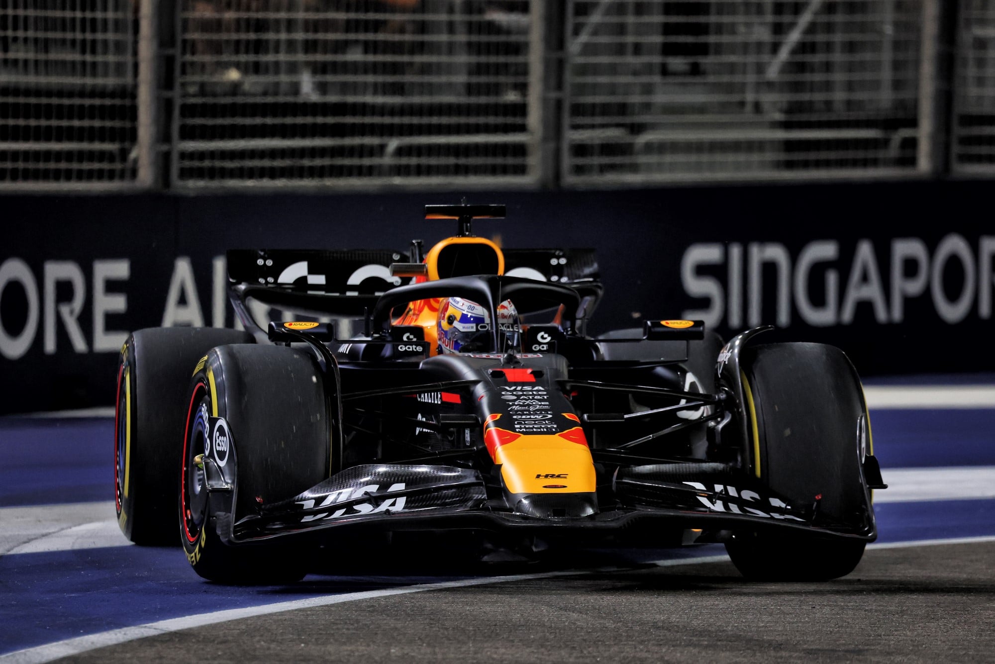 F1: McLaren iguala recorde da Red Bull com título antecipado em Singapura Max Verstappen (NLD) Red Bull Racing RB21.