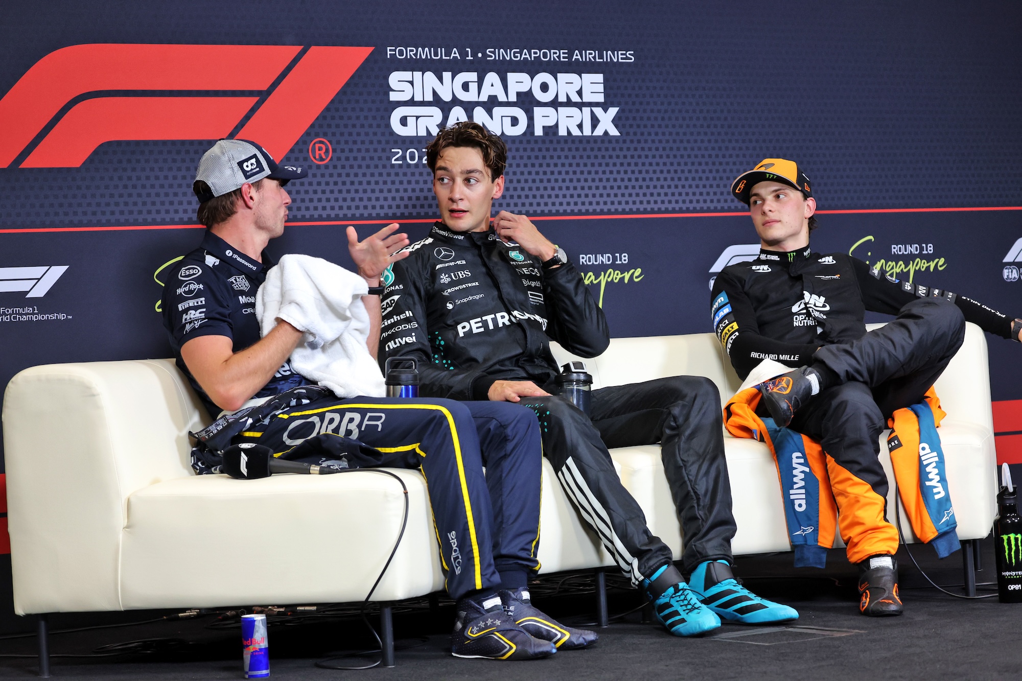 F1: "Se o Max me passasse, teria vencido", diz Russell após GP de Singapura F1: "Se o Max me passasse, teria vencido", diz Russell após GP de Singapura