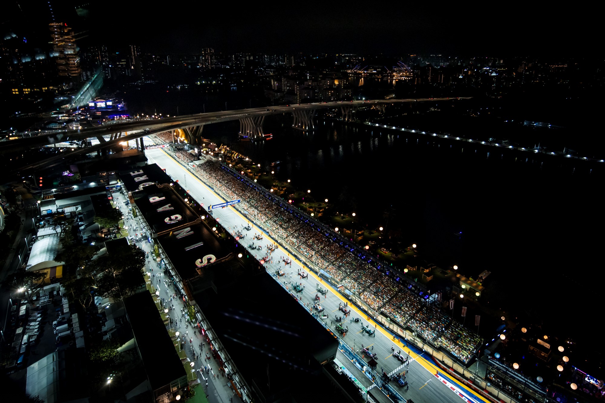 The grid before the start of the race.