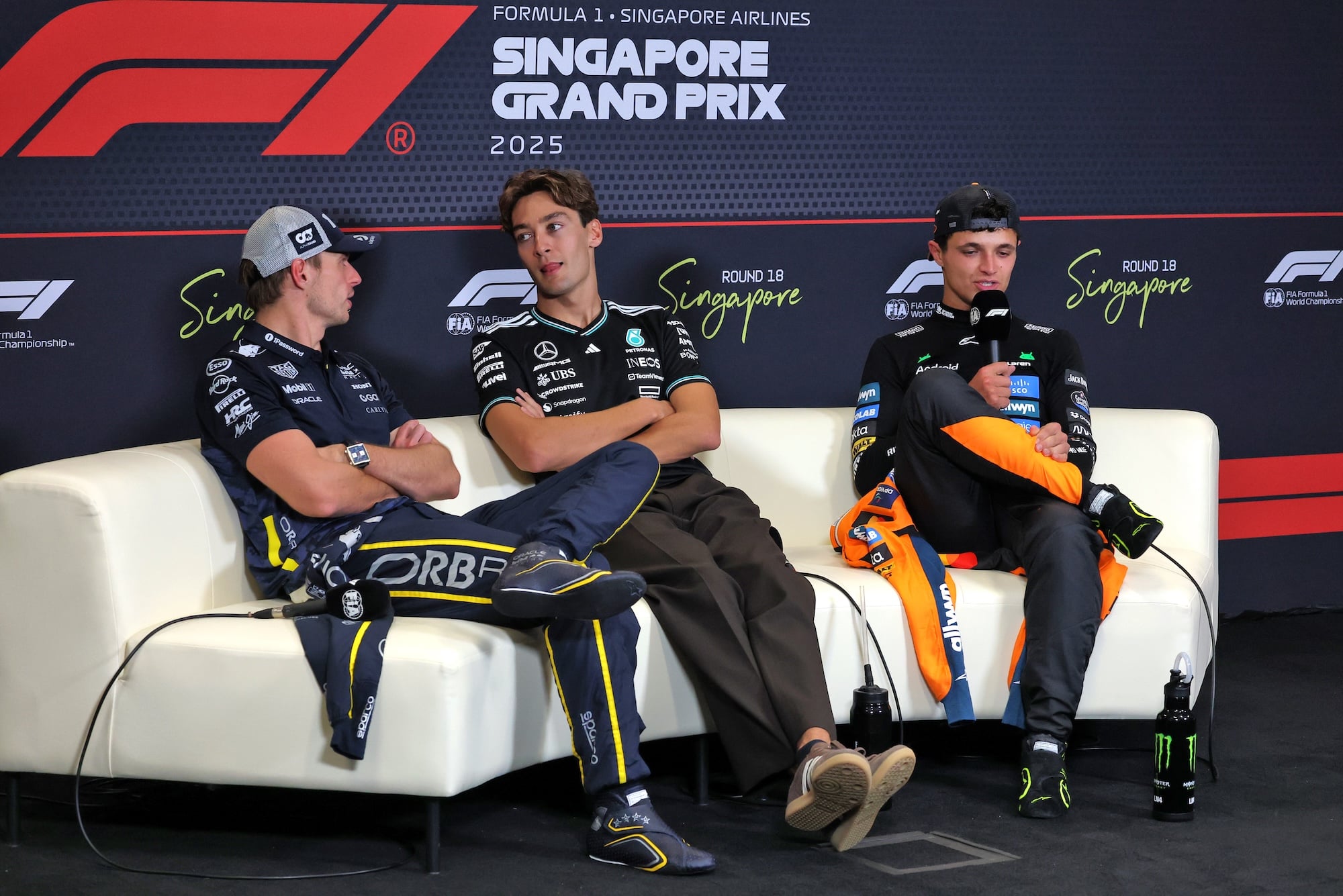 No Paddock da F1: Russell domina Singapura em noite tensa; McLaren sela o bi de Construtores sob rusgas internas