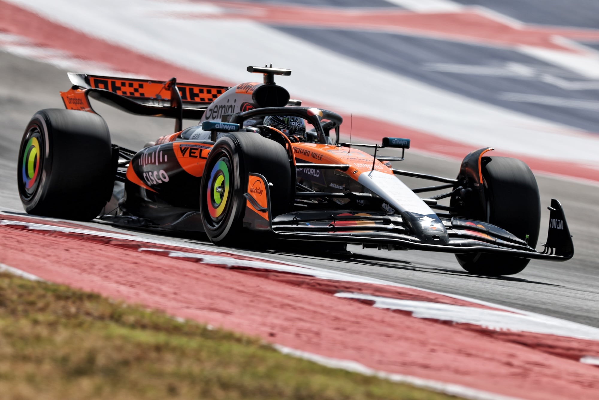 F1: Piastri fala em 'volta ruim' na classificação Sprint em Austin: "Sorte estar em 3º" Oscar Piastri (AUS) McLaren MCL39.