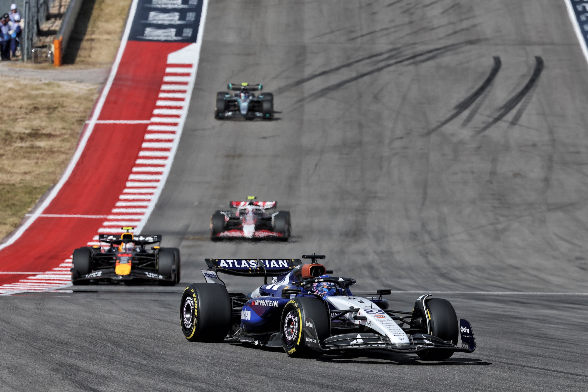 F1: Confira as imagens deste sábado do GP dos Estados Unidos 2025 Alexander Albon (THA) Atlassian Williams Racing FW47.