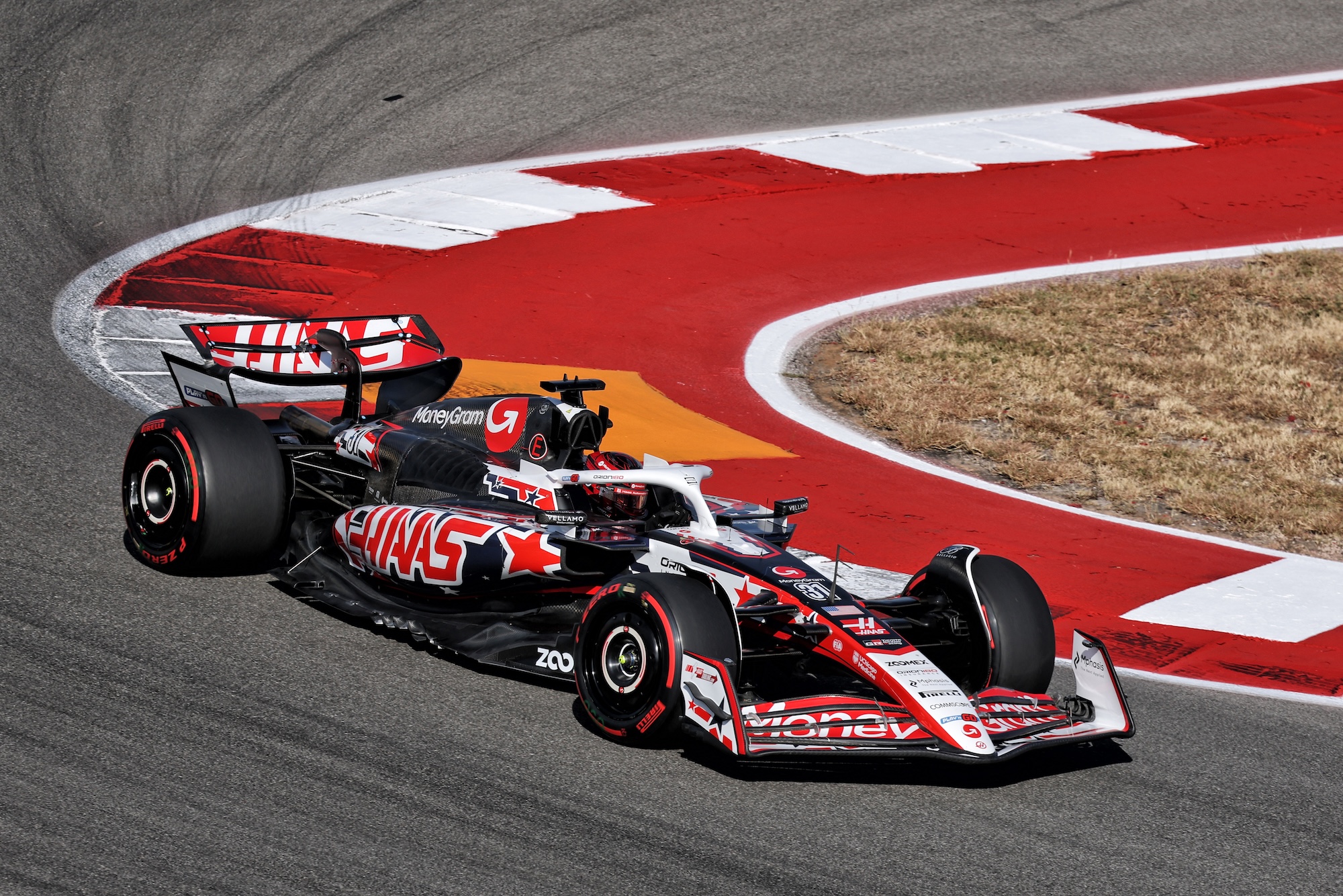 Esteban Ocon (FRA) Haas VF-25.