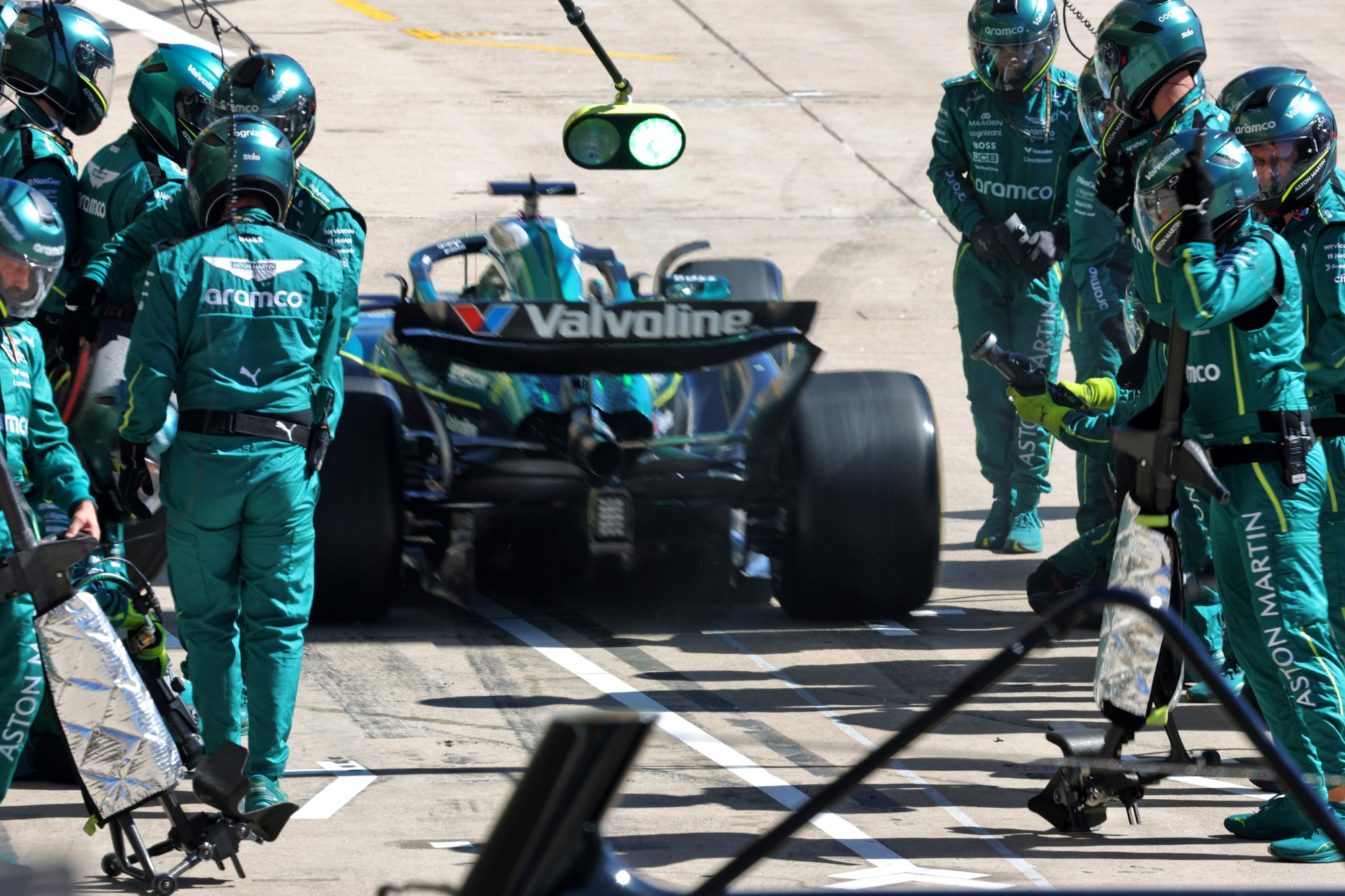 F1: Confira as imagens da vitória de Verstappen no GP do Estados Unidos 2025 Lance Stroll (CDN) Aston Martin F1 Team AMR25 makes a pit stop.