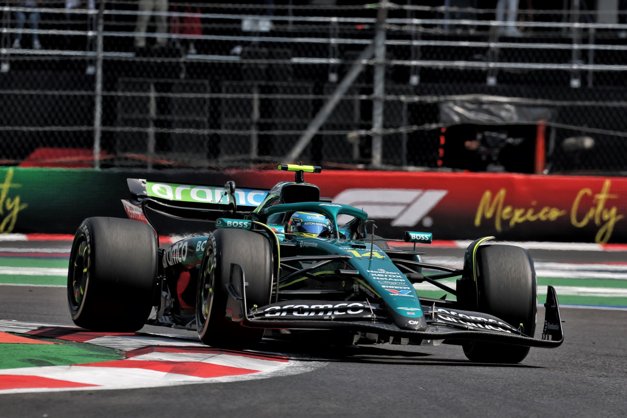 F1: Confira as imagens do primeiro dia de treinos do GP do México 2025 Fernando Alonso (ESP) Aston Martin F1 Team AMR25.