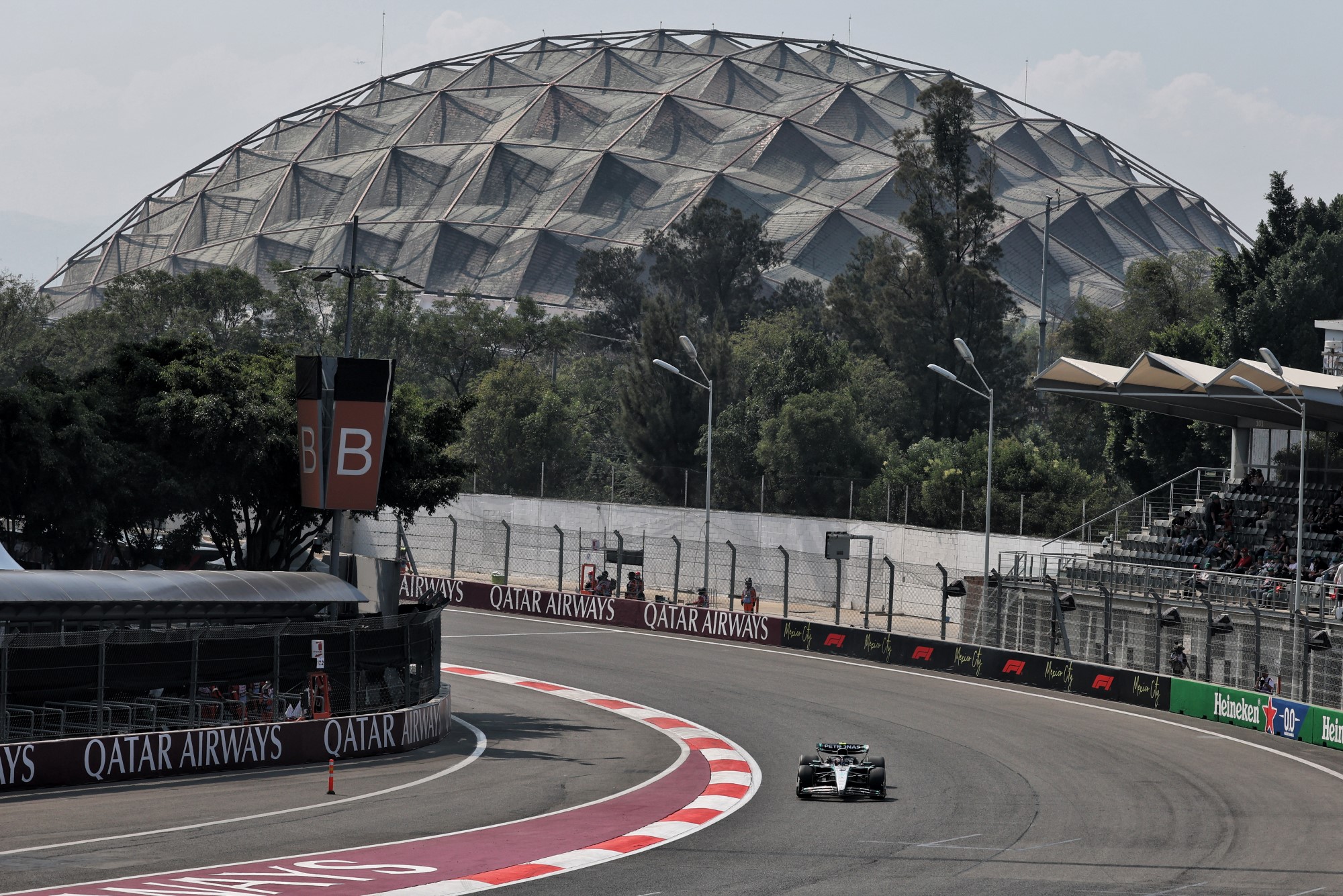 F1: Confira as imagens do primeiro dia de treinos do GP do México 2025 Andrea Kimi Antonelli (ITA) Mercedes AMG F1 W16.