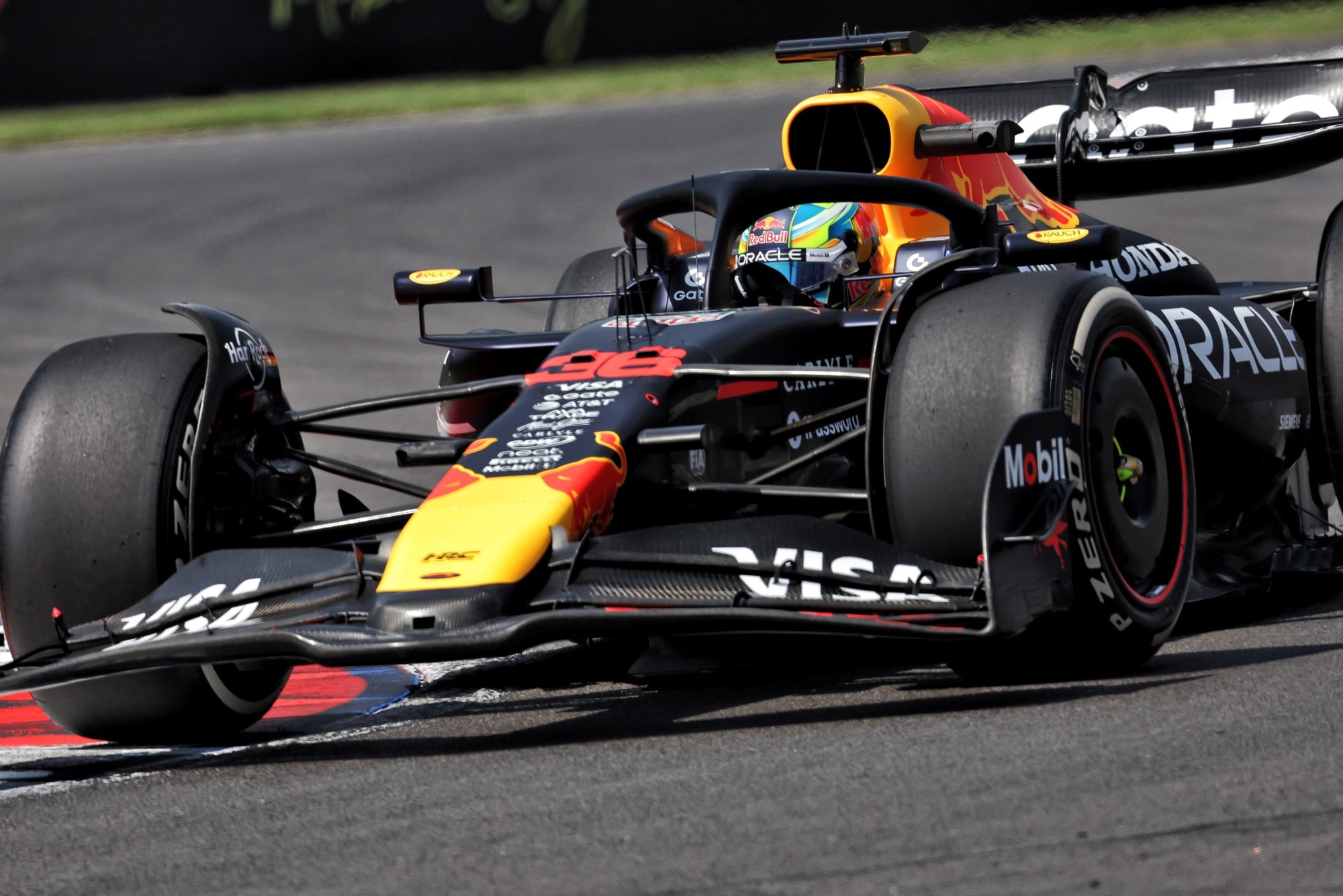 Arvid Lindblad (GBR) Red Bull Racing RB21 Junior Driver.