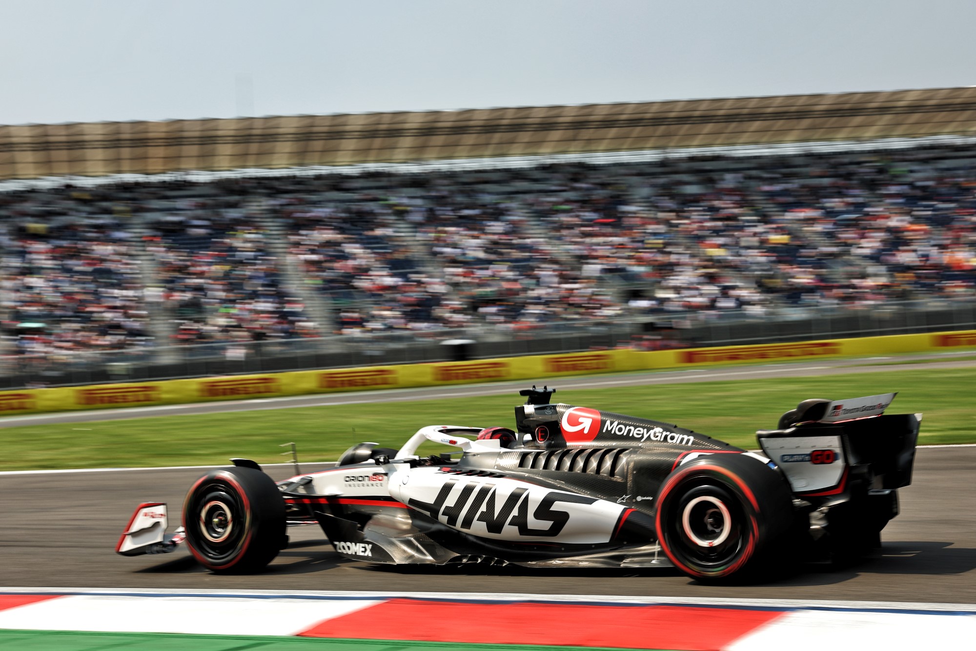F1: Confira as imagens do primeiro dia de treinos do GP do México 2025 Esteban Ocon (FRA) Haas VF-25.