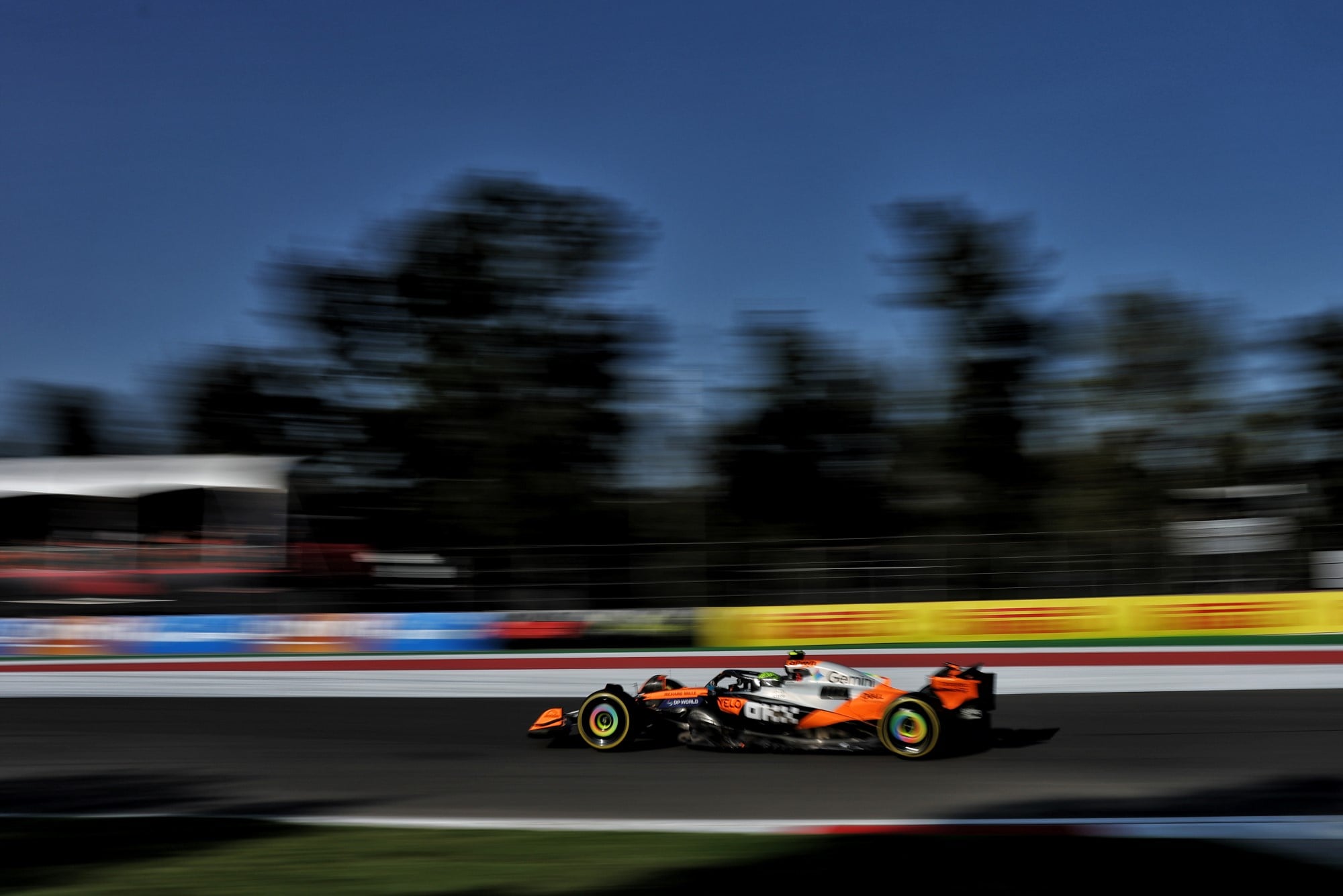 F1: Confira as imagens do primeiro dia de treinos do GP do México 2025 Lando Norris (GBR) McLaren MCL39.