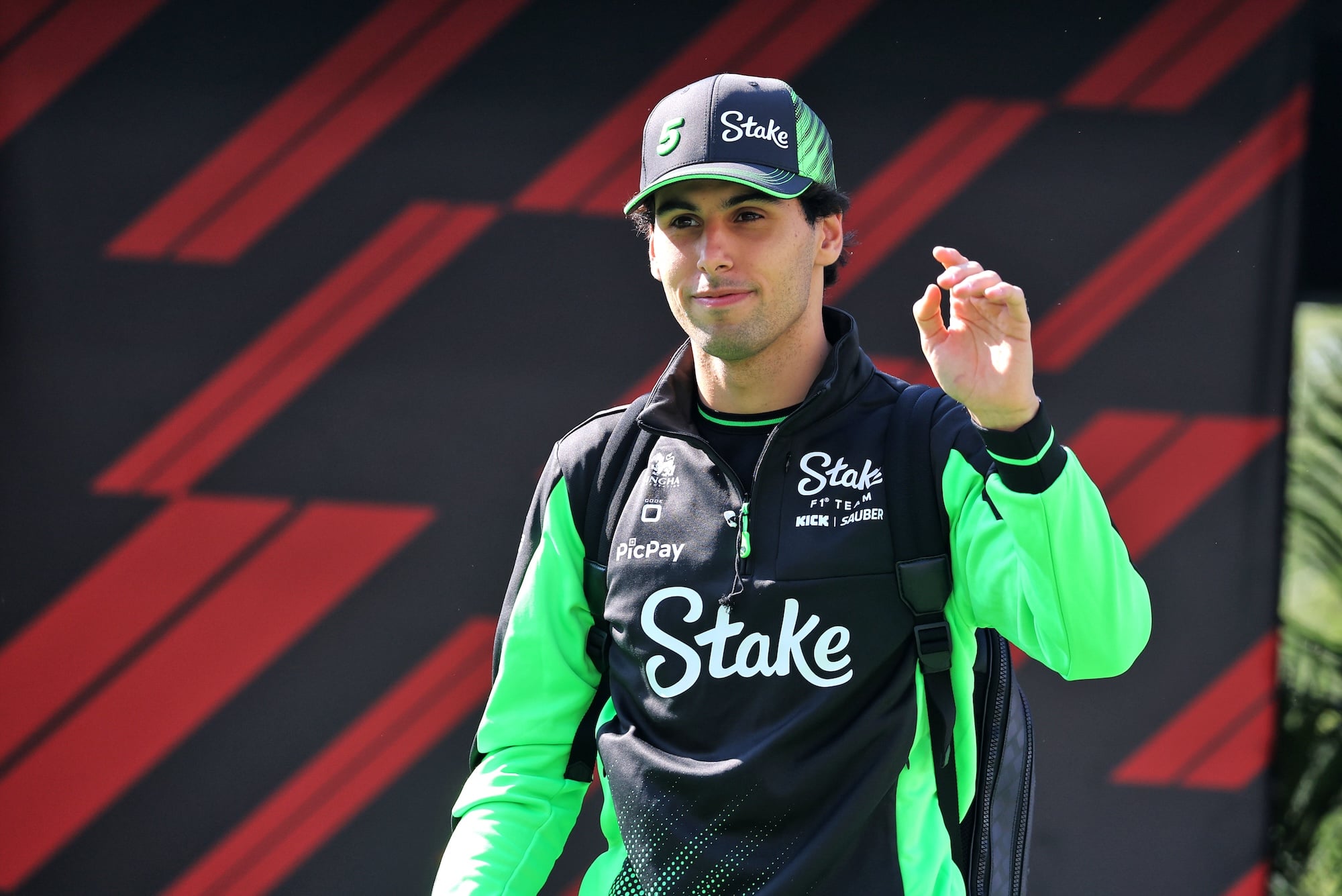 F1 hoje: Ferrari e Hamilton, FIA sobre Lawson e mini da Red Bull Gabriel Bortoleto (BRA) Sauber.