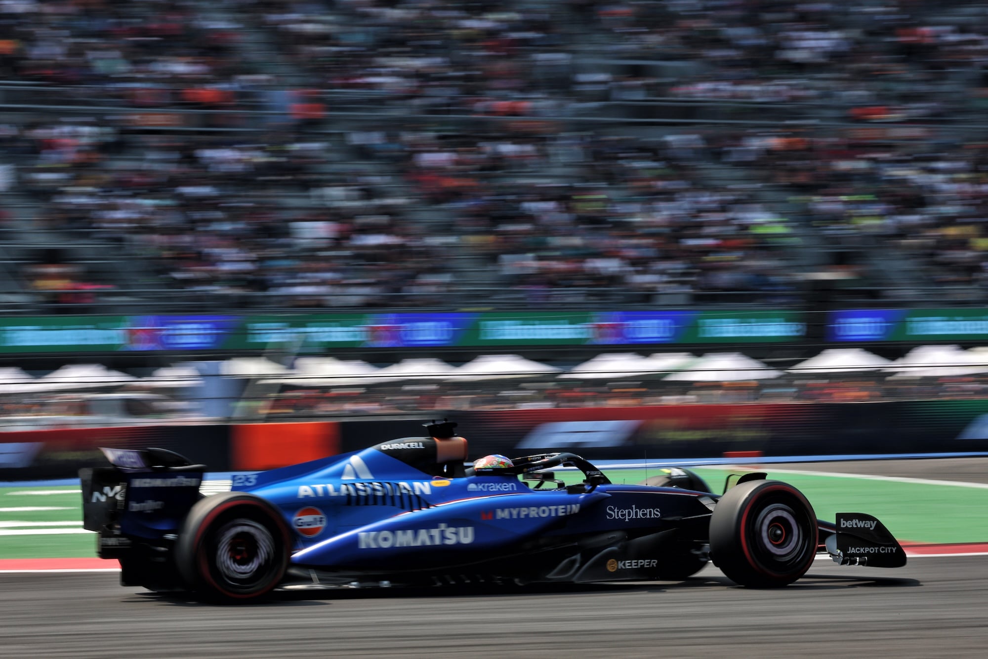 Alexander Albon (THA) Atlassian Williams Racing FW47.