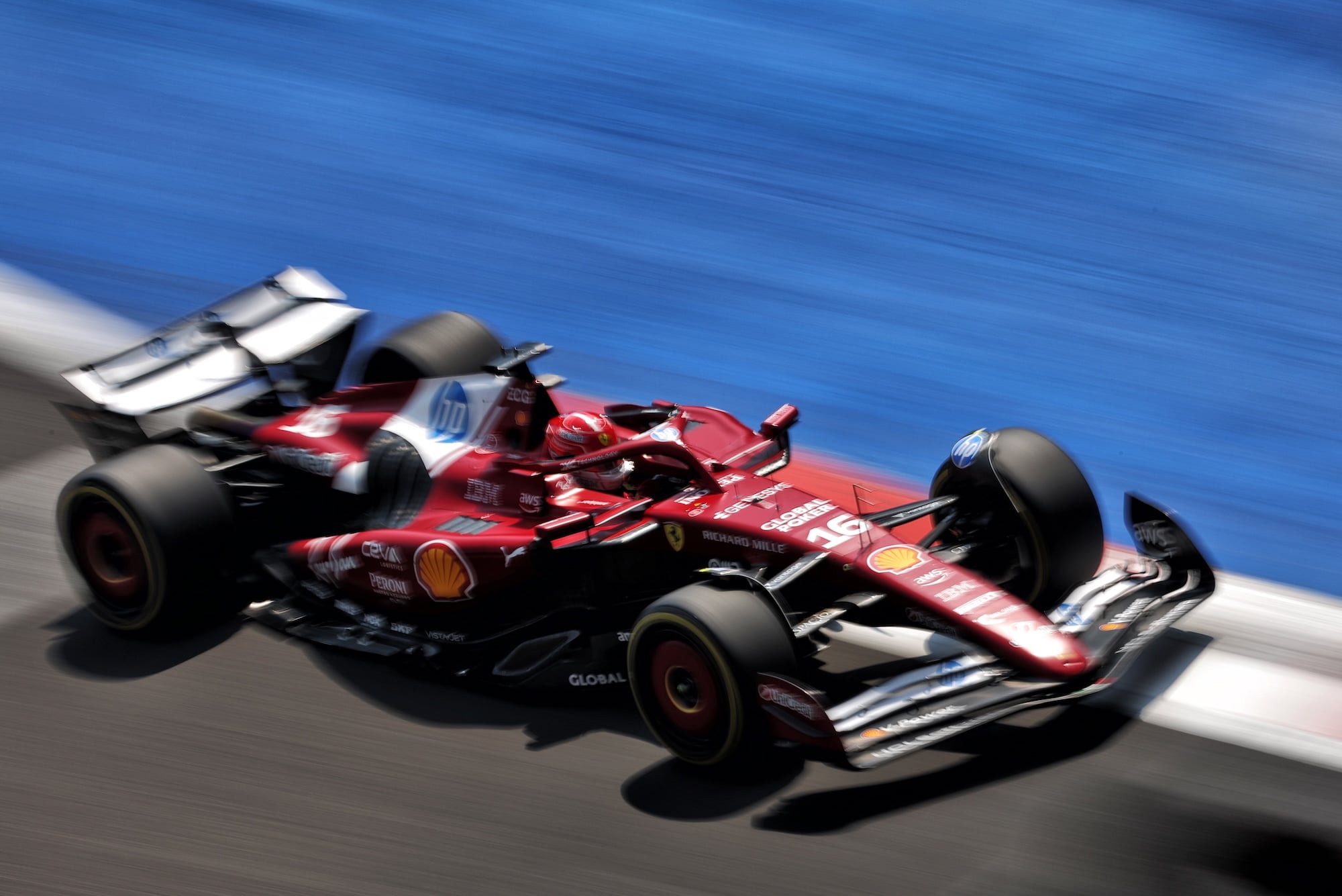 F1: Leclerc agradece ao VSC por ajudar a segurar Verstappen Charles Leclerc (MON) Ferrari SF-25.