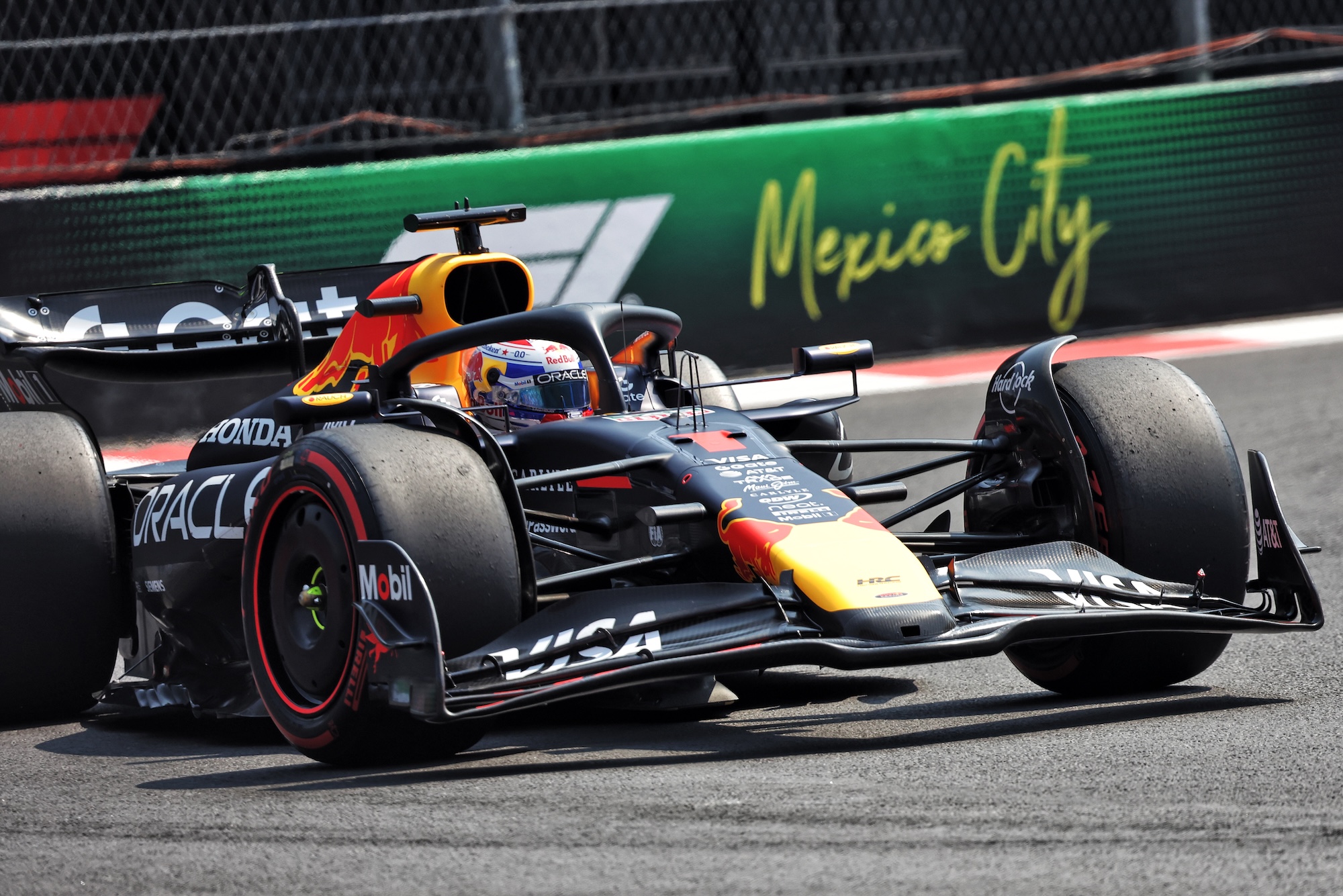 F1: Marko atribui perda de desempenho de Verstappen no México à altura do carro Max Verstappen (NLD) Red Bull Racing RB21.