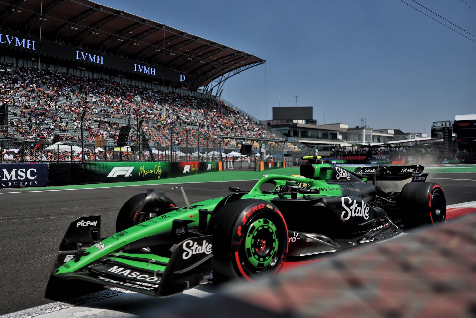 F1: Sauber confia em reviravolta na reta final e sonha com o 6º lugar Gabriel Bortoleto (BRA) Sauber C45.