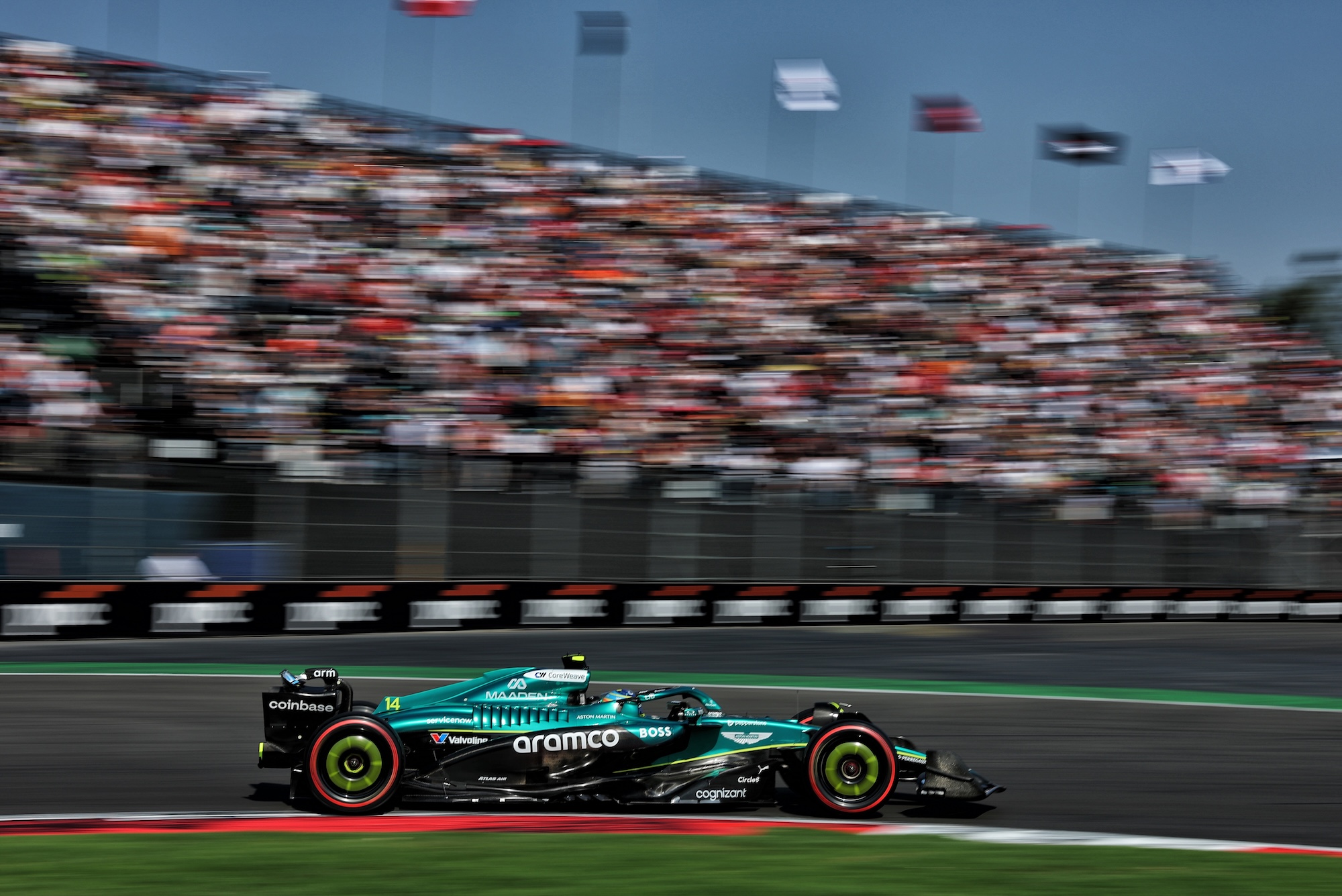 Fernando Alonso (ESP) Aston Martin F1 Team AMR25.