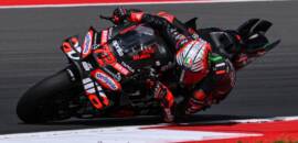 MotoGP: Bezzecchi crava recorde e larga na frente em Mandalika