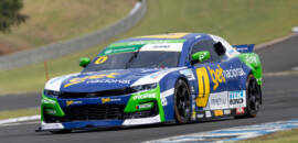 No Velocitta, Cacá Bueno supera Thiago Camilo e conquista primeira vitória na NASCAR Brasil