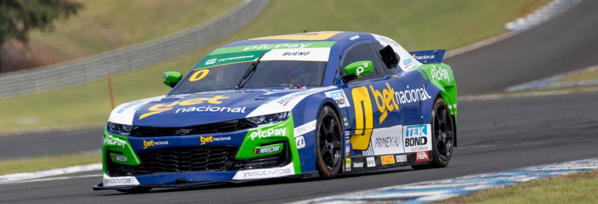 No Velocitta, Cacá Bueno supera Thiago Camilo e conquista primeira vitória na NASCAR Brasil