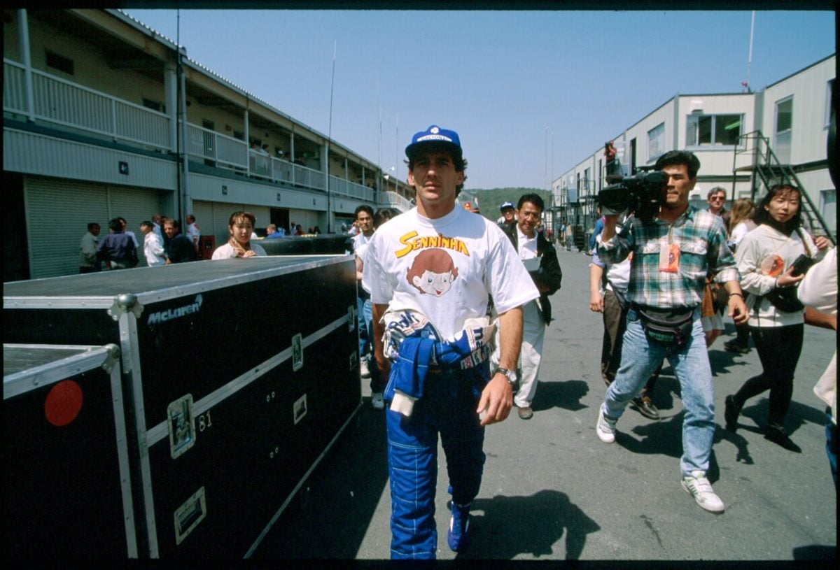 Na moda do automobilismo, Ayrton Senna vira ícone de estilo