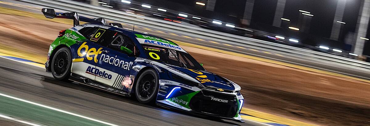 Stock Car: Cacá Bueno acerta estratégia, escala pelotão e vai ao pódio em corrida noturna em Cuiabá