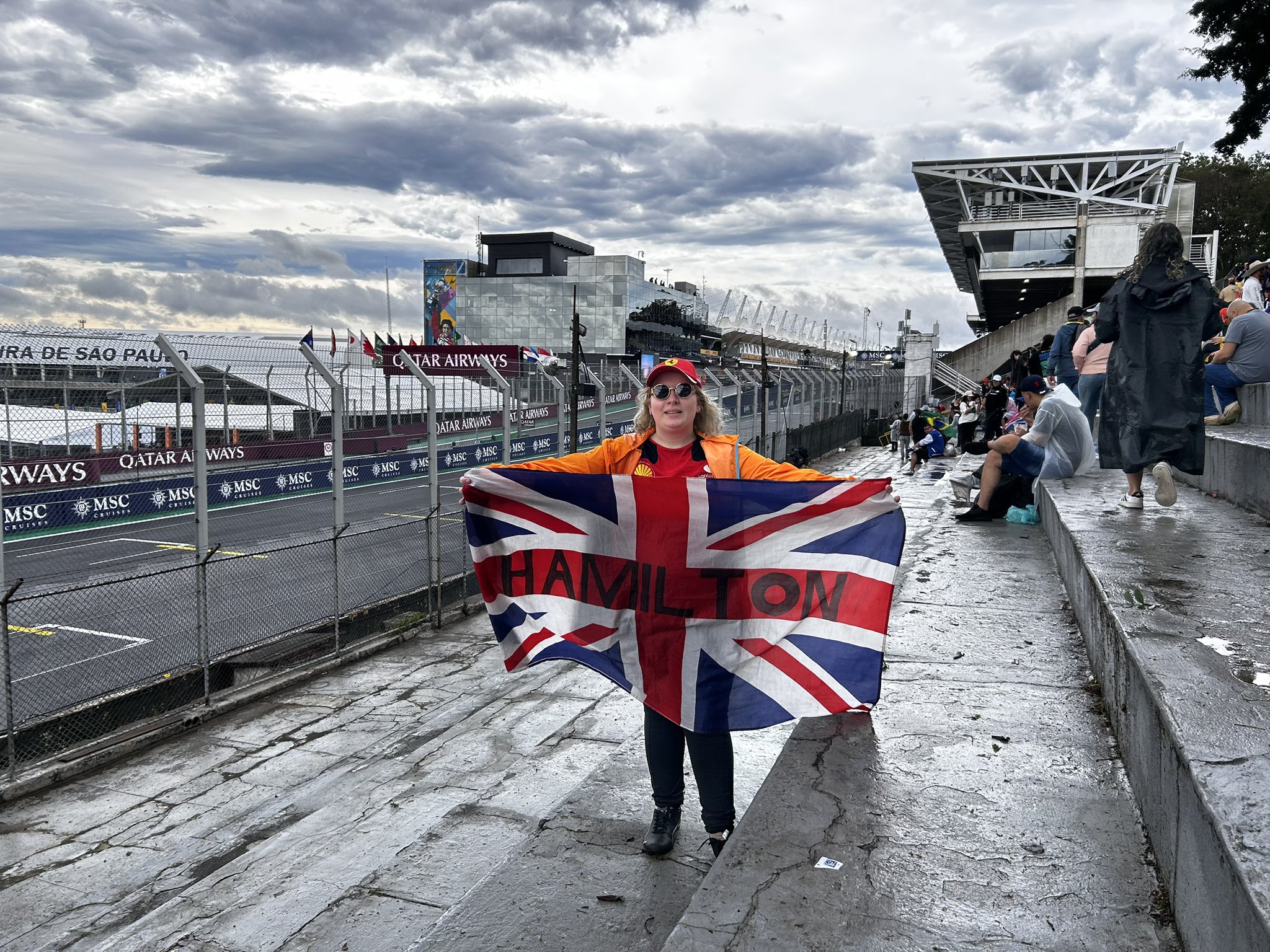 F1: Torcida usa criatividade e faz a festa no GP de São Paulo F1: Torcida usa criatividade e faz a festa no GP de São Paulo