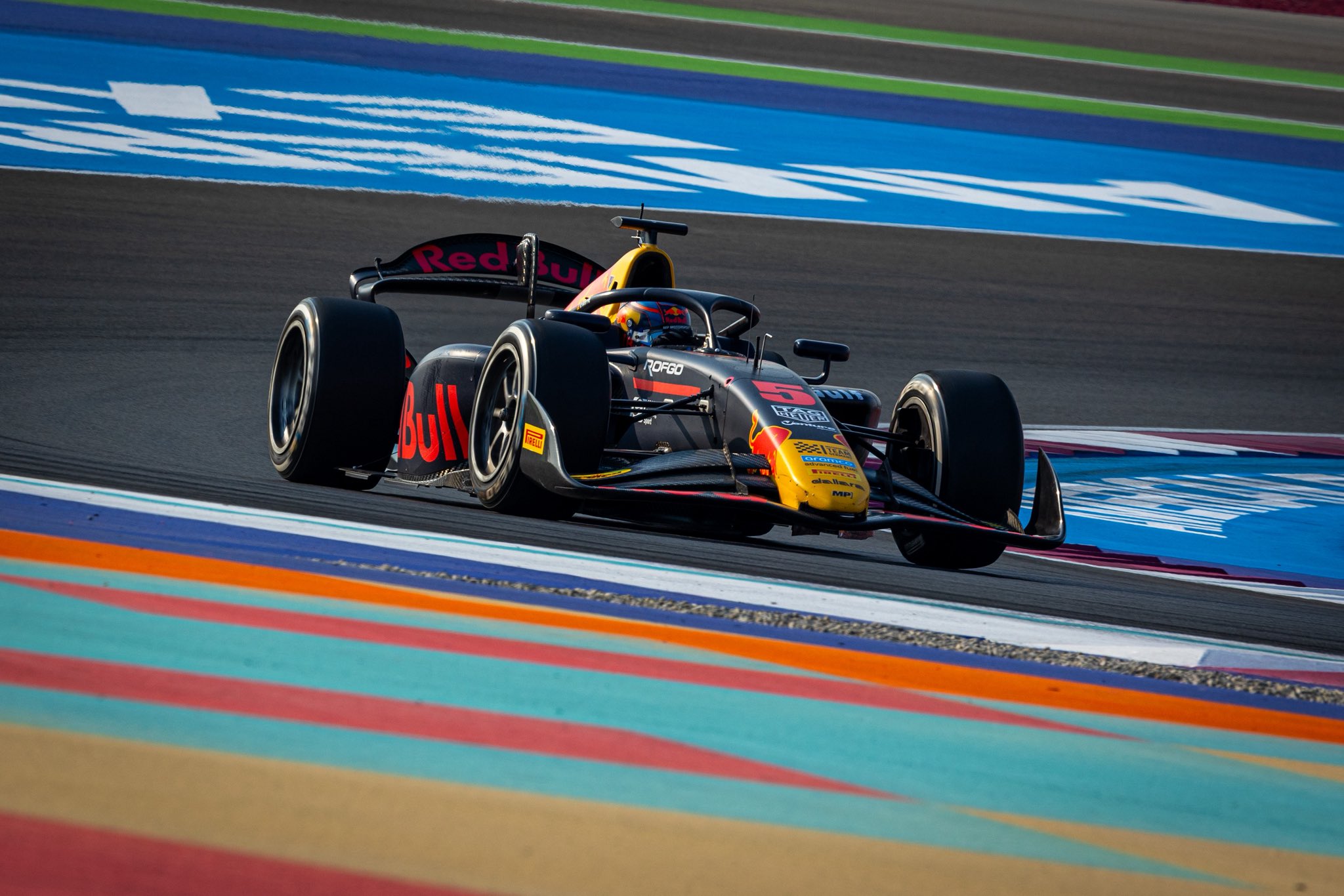 Goethe supera Fornaroli na classificação e fatura pole da F2 no Catar Oliver Goethe