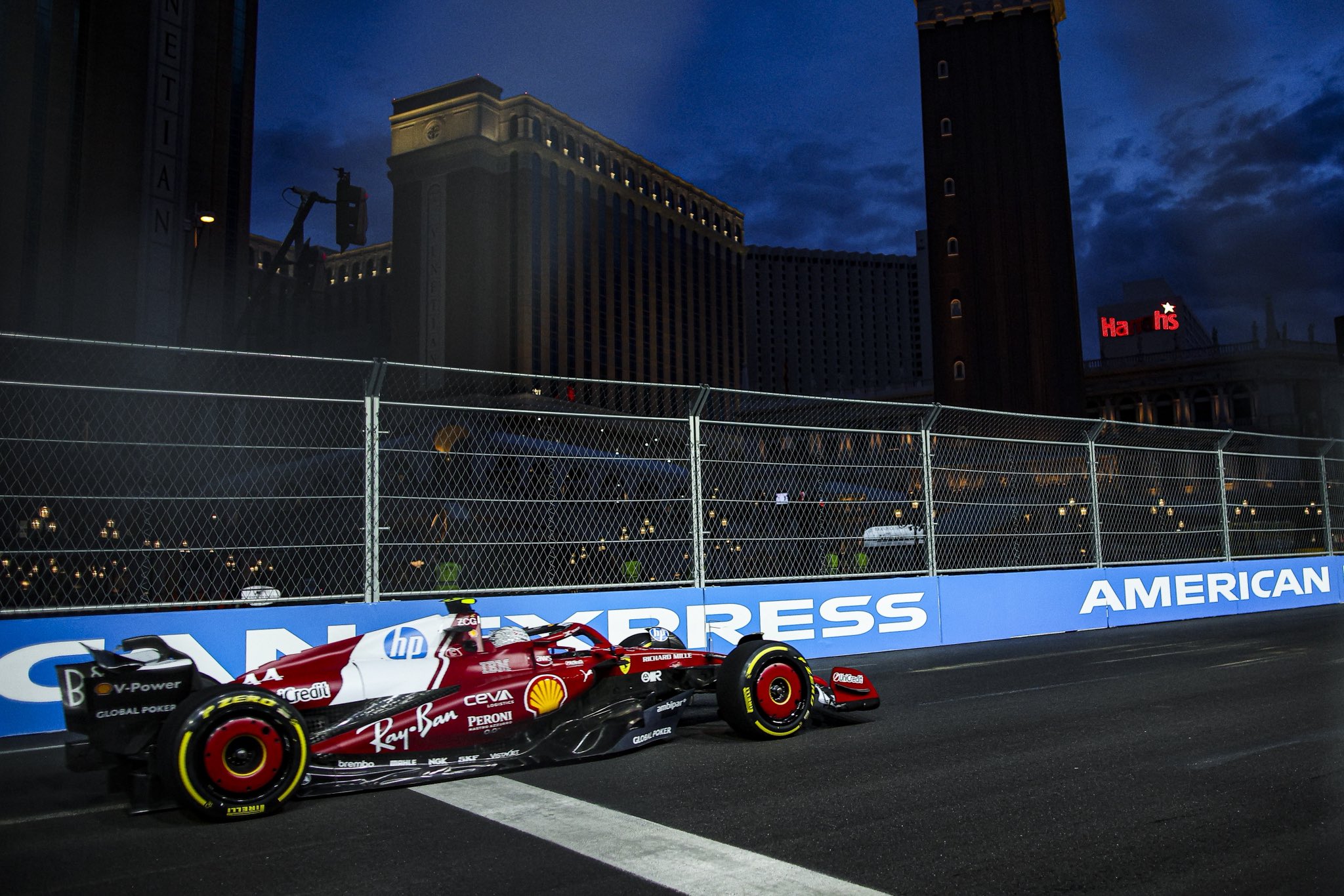 F1: Leclerc dita ritmo para liderar primeiro treino livre do GP de Las Vegas F1: Leclerc dita ritmo para liderar primeiro treino livre do GP de Las Vegas