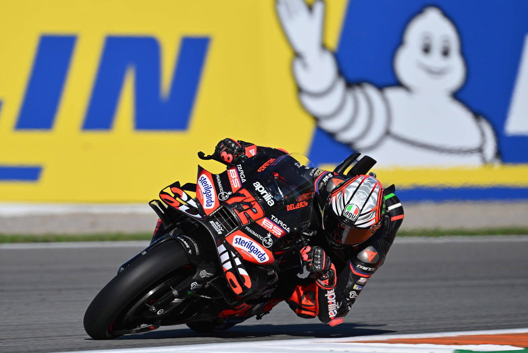 MotoGP: Bezzecchi fatura pole position em classificação equilibrada em Valência Marco Bezzecchi