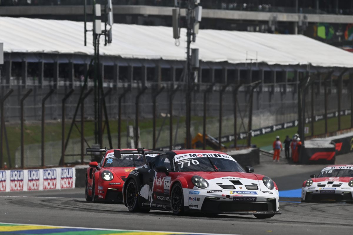 Matheus Ferreira conquista pódio na Porsche Cup em preliminar da Fórmula 1