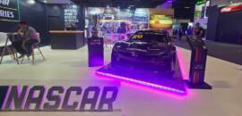 Da simulação à emoção real: NASCAR Brasil conquista fãs no Salão do Automóvel