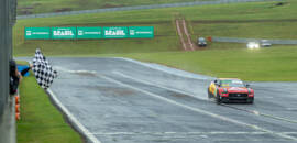 NASCAR Brasil: Gabriel Casagrande domina domingo e vence duas corridas na chuva no Velocitta