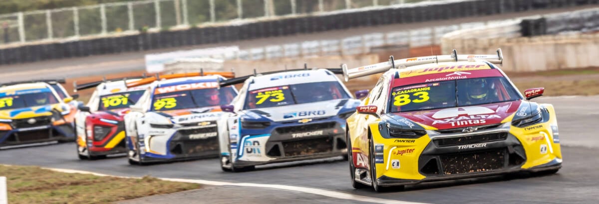 Stock Car: Gabriel Casagrande mostra bom desempenho, mas quebra de cardan tira piloto da prova no DF