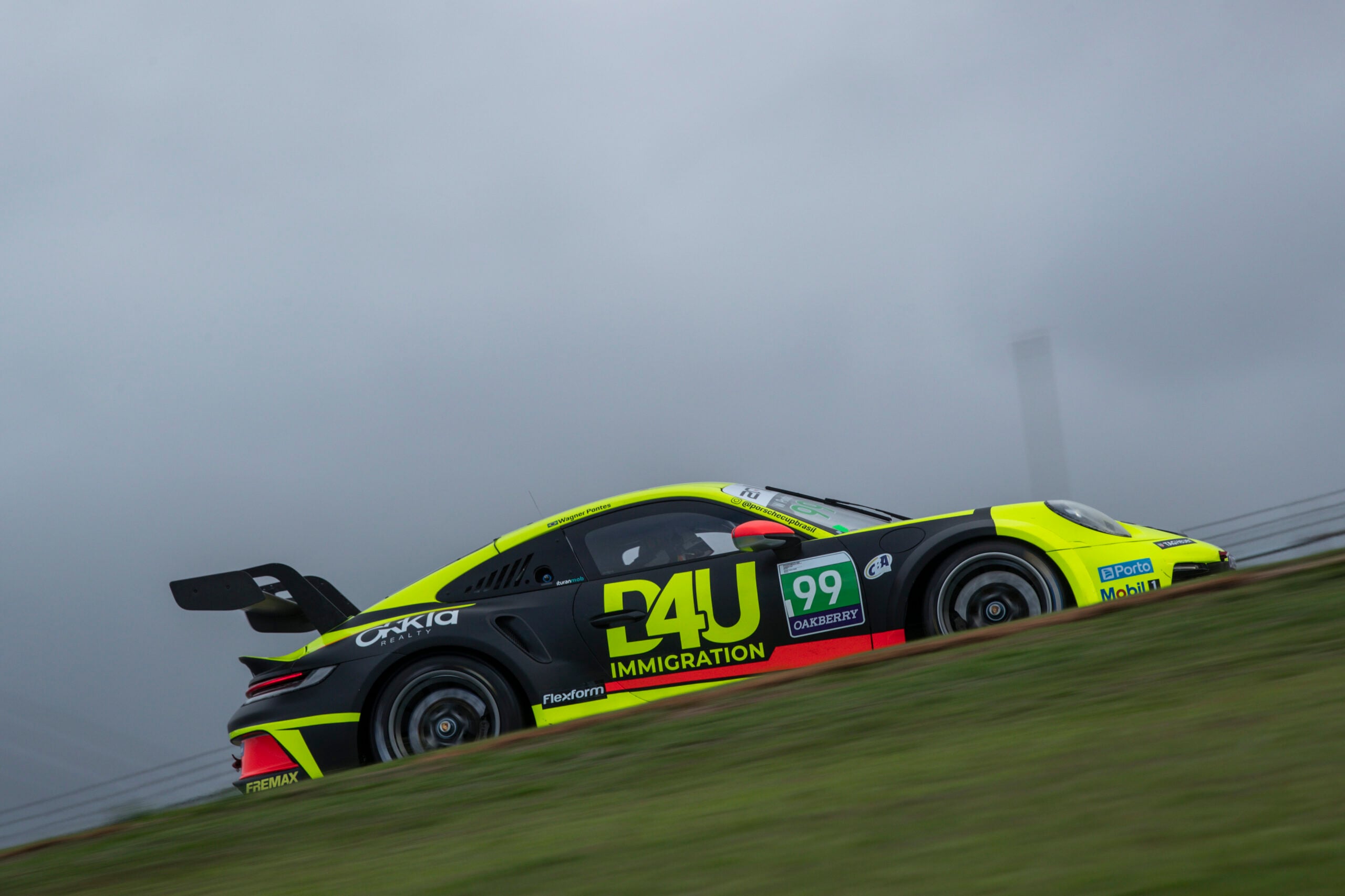 Wagner Pontes fecha temporada Sprint da Porsche Cup com pódios junto da D4U Immigration Wagner Pontes