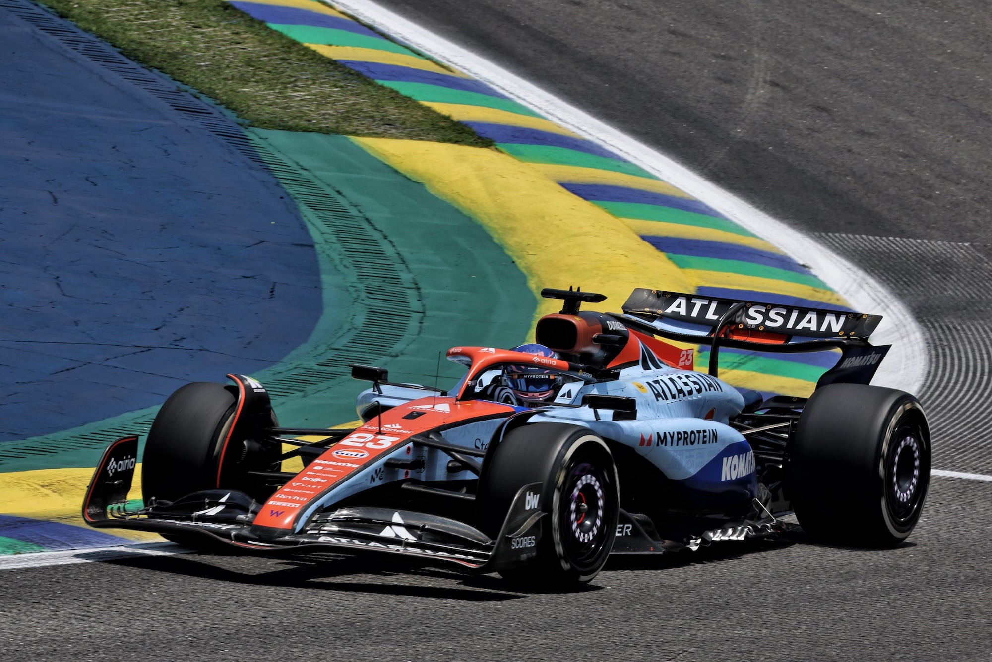 F1: As imagens do primeiro dia de atividades do GP de São Paulo Alexander Albon (THA) Atlassian Williams Racing FW47.