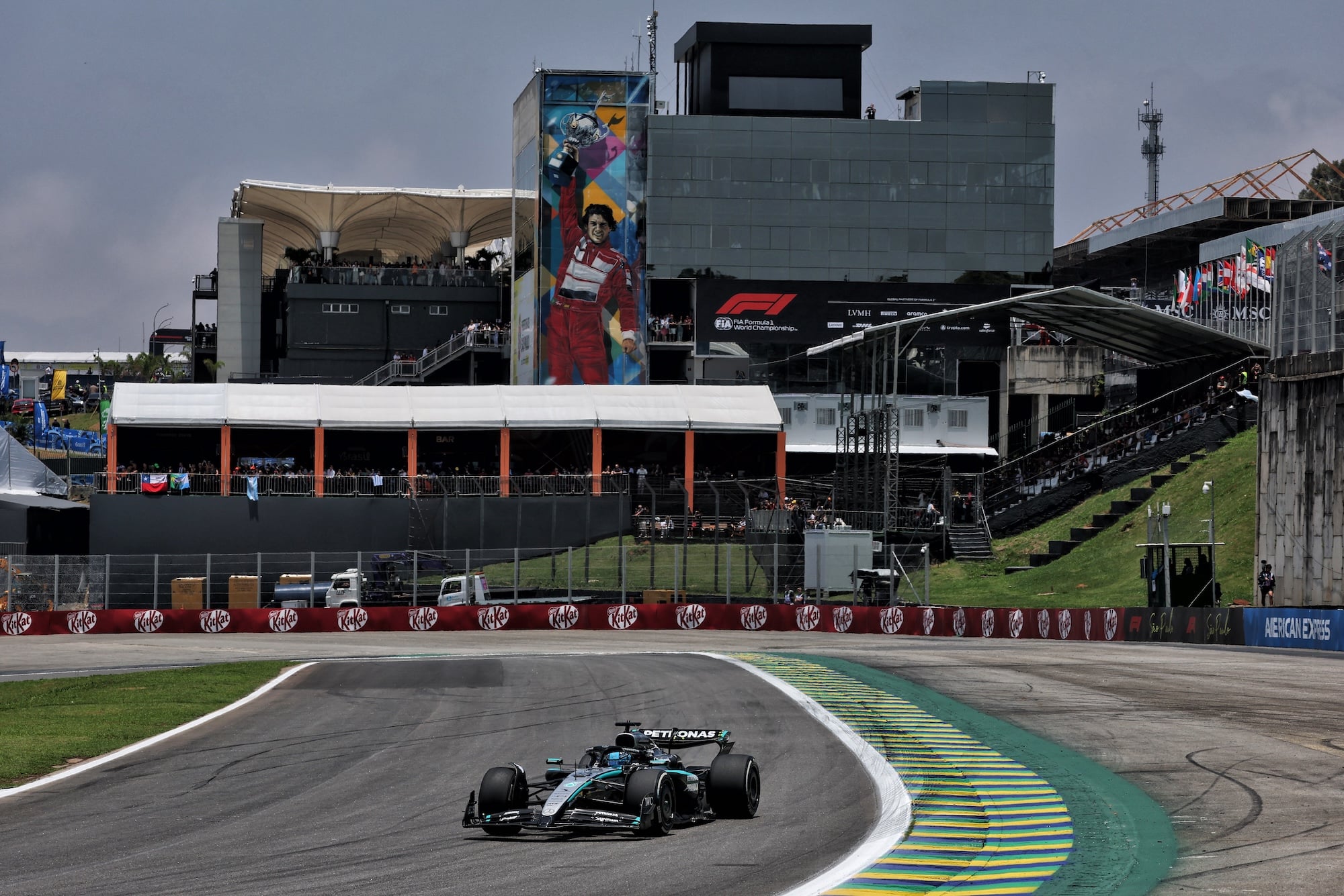 F1: As imagens do primeiro dia de atividades do GP de São Paulo George Russell (GBR) Mercedes AMG F1 W16.