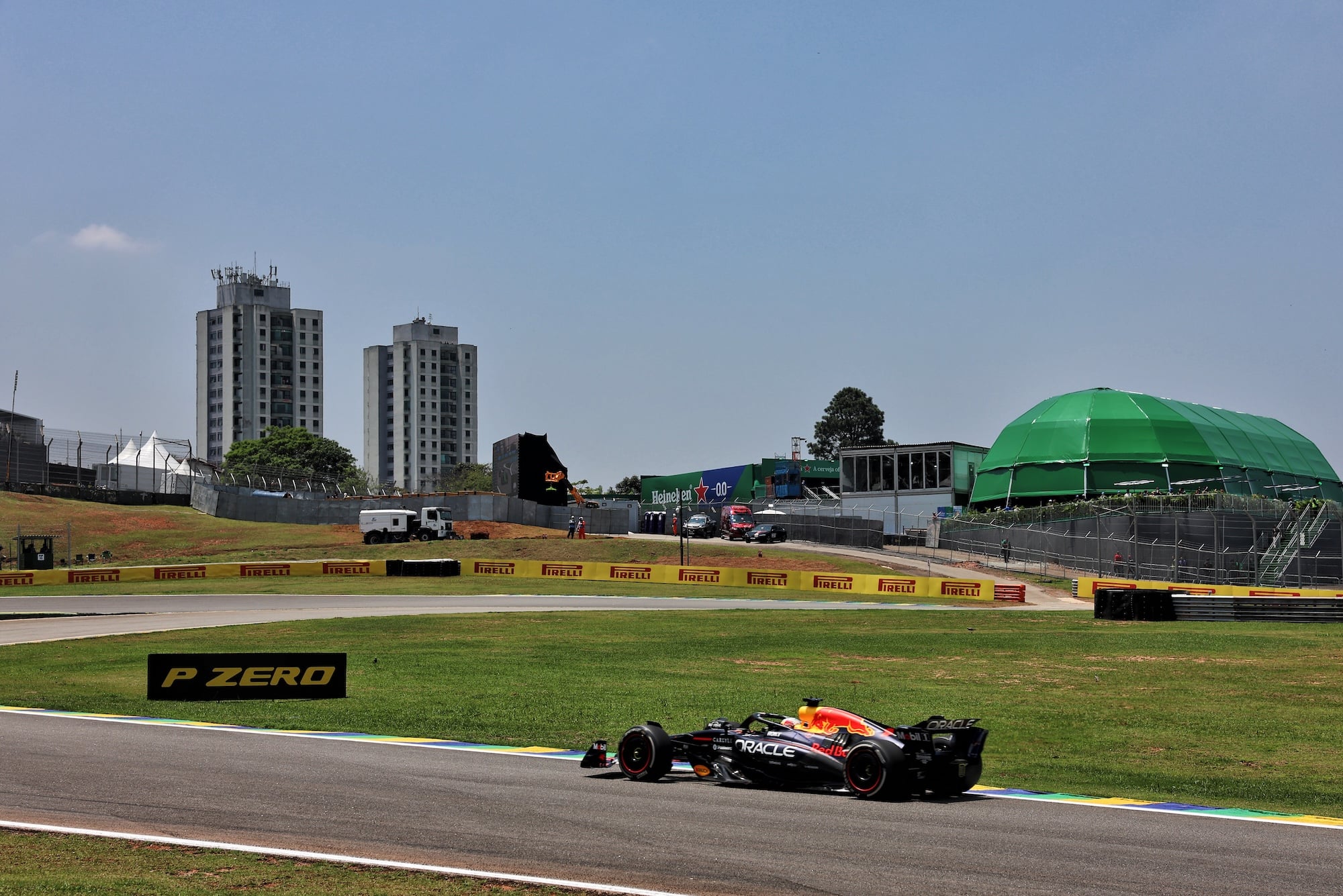 F1: Confira o grid de largada provisório da Sprint do GP de São Paulo Max Verstappen (NLD) Red Bull Racing RB21.