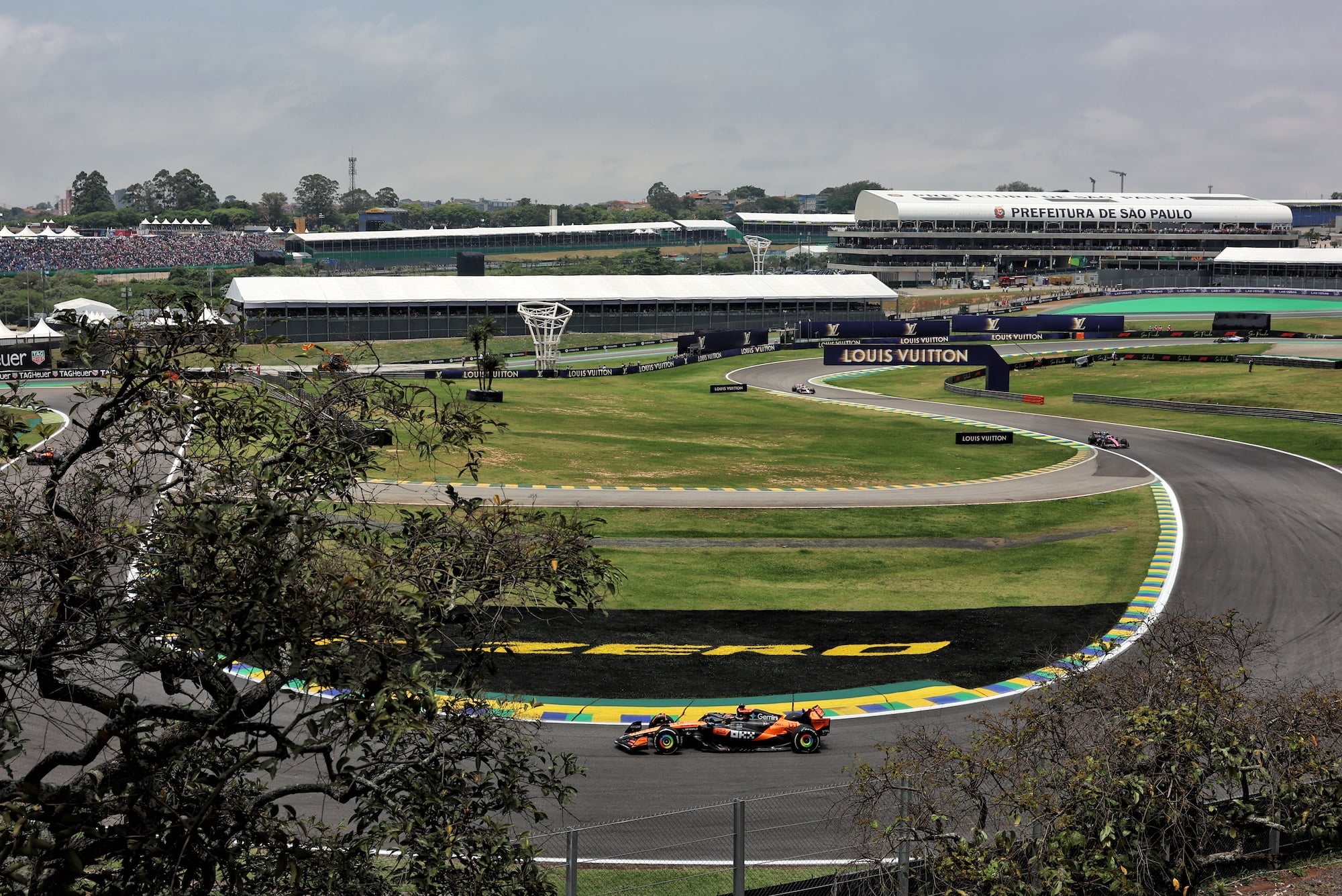 F1: FIA divulga o grid de largada oficial da Sprint do GP de São Paulo 2025 Oscar Piastri (AUS) McLaren MCL39.