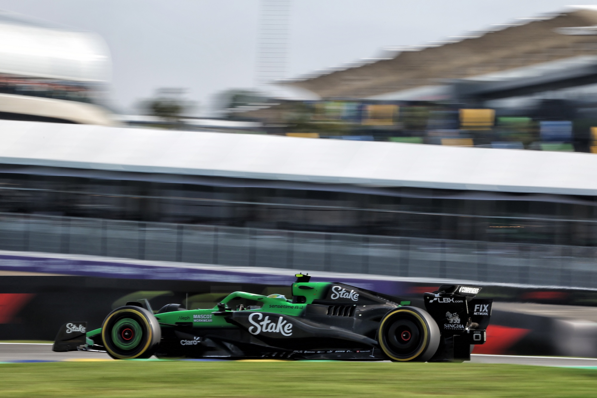 F1: As imagens do primeiro dia de atividades do GP de São Paulo Gabriel Bortoleto (BRA) Sauber C45.