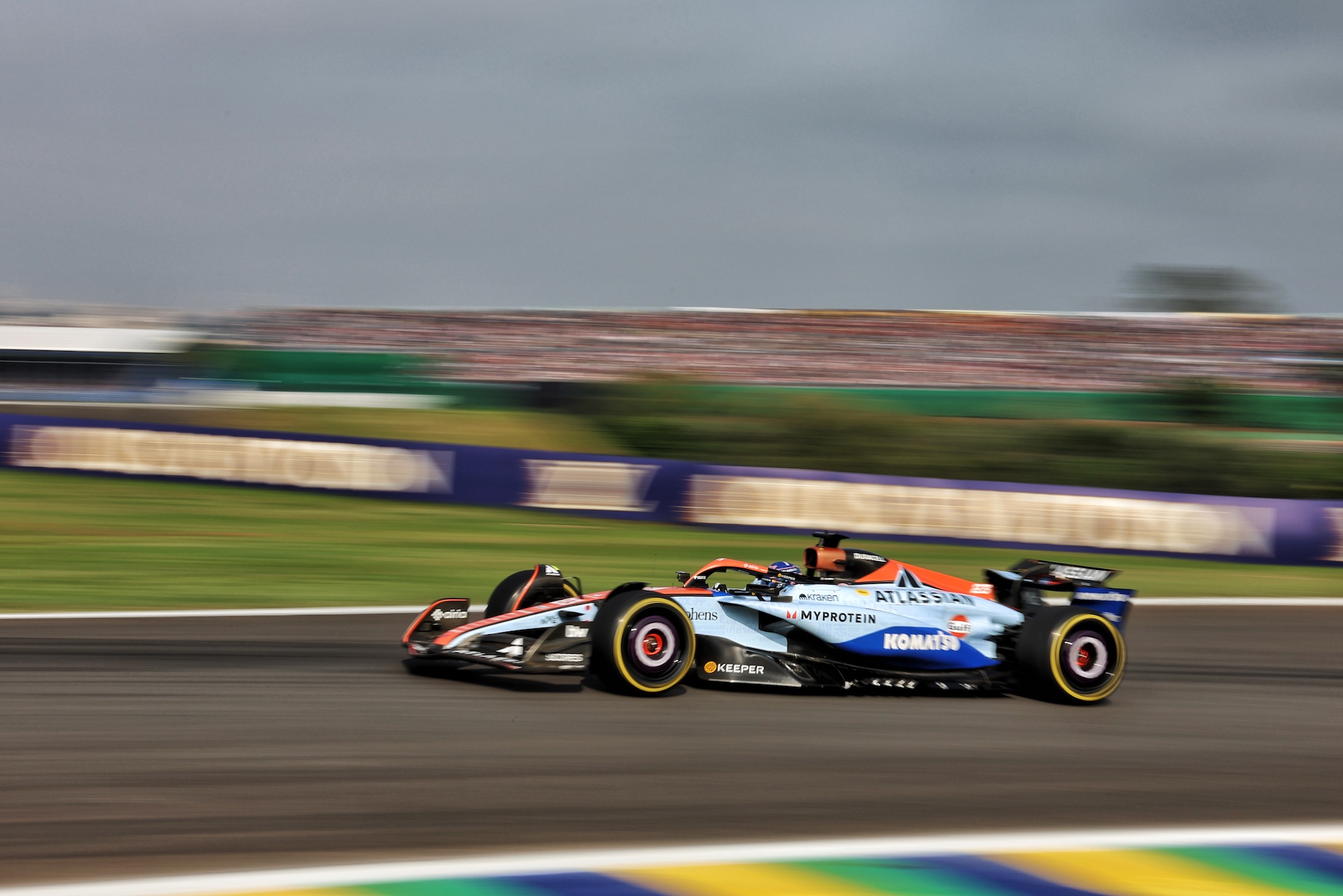 F1: As imagens do primeiro dia de atividades do GP de São Paulo Alexander Albon (THA) Atlassian Williams Racing FW47.
