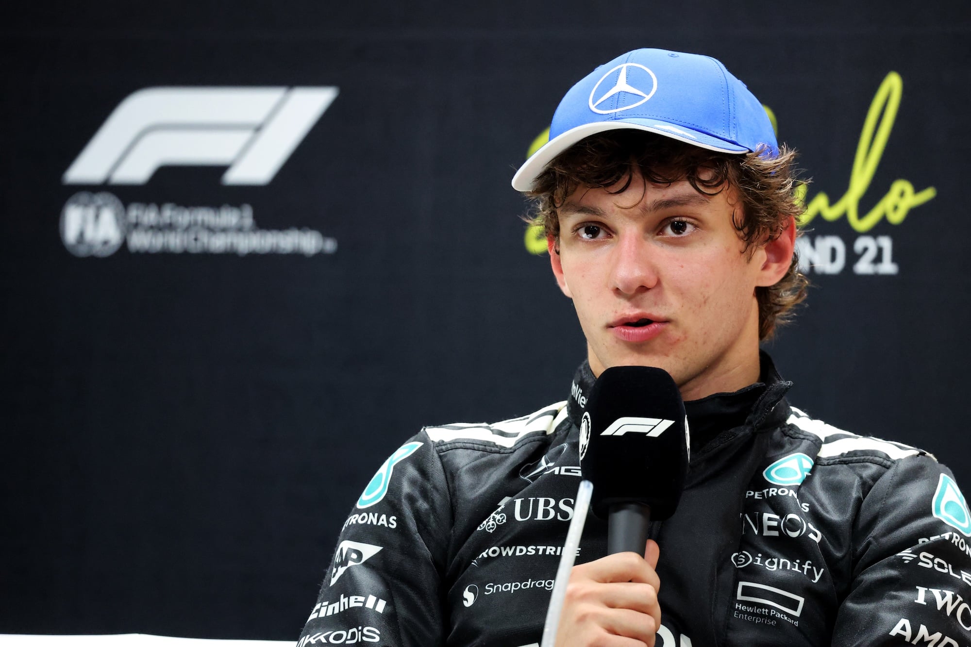 F1: Antonelli vive fim de semana impecável em Interlagos e mira a primeira vitória na F1 Andrea Kimi Antonelli (ITA) Mercedes AMG F1 in the post Sprint FIA Press Conference.
