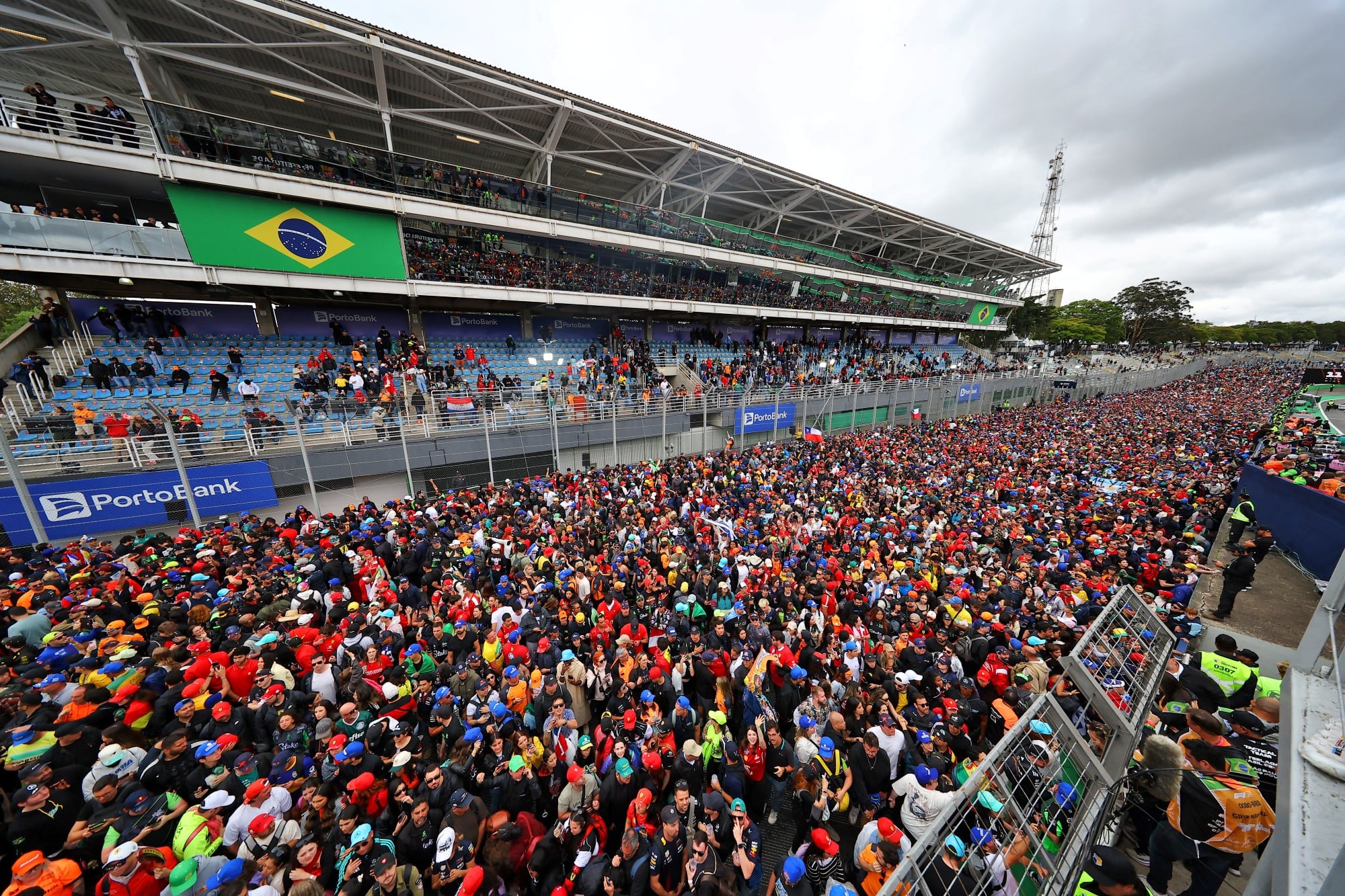Bots na pole: robôs atropelaram os fãs na venda de ingressos do GP de São Paulo? Bots na pole: robôs atropelaram os fãs na venda de ingressos do GP de São Paulo?