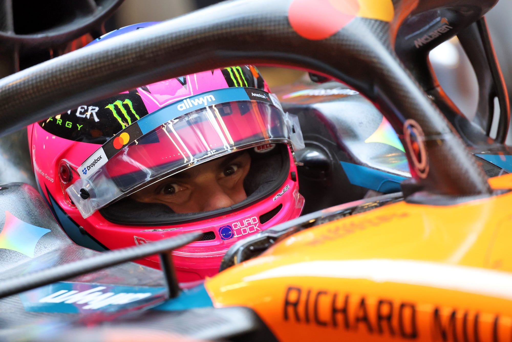 Oscar Piastri (AUS) McLaren MCL39.