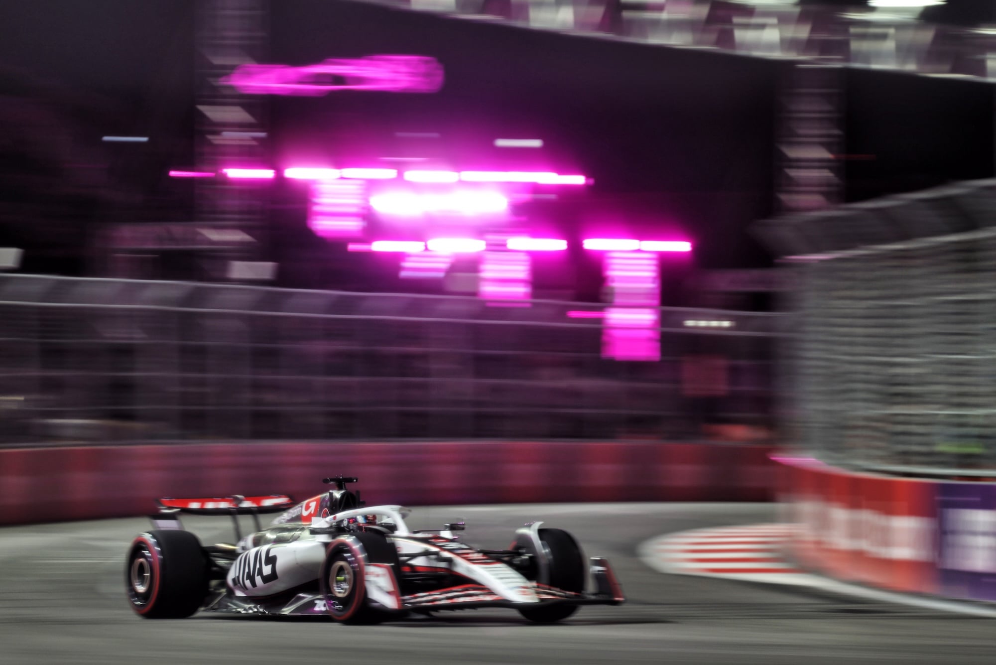 Esteban Ocon (FRA) Haas VF-25.