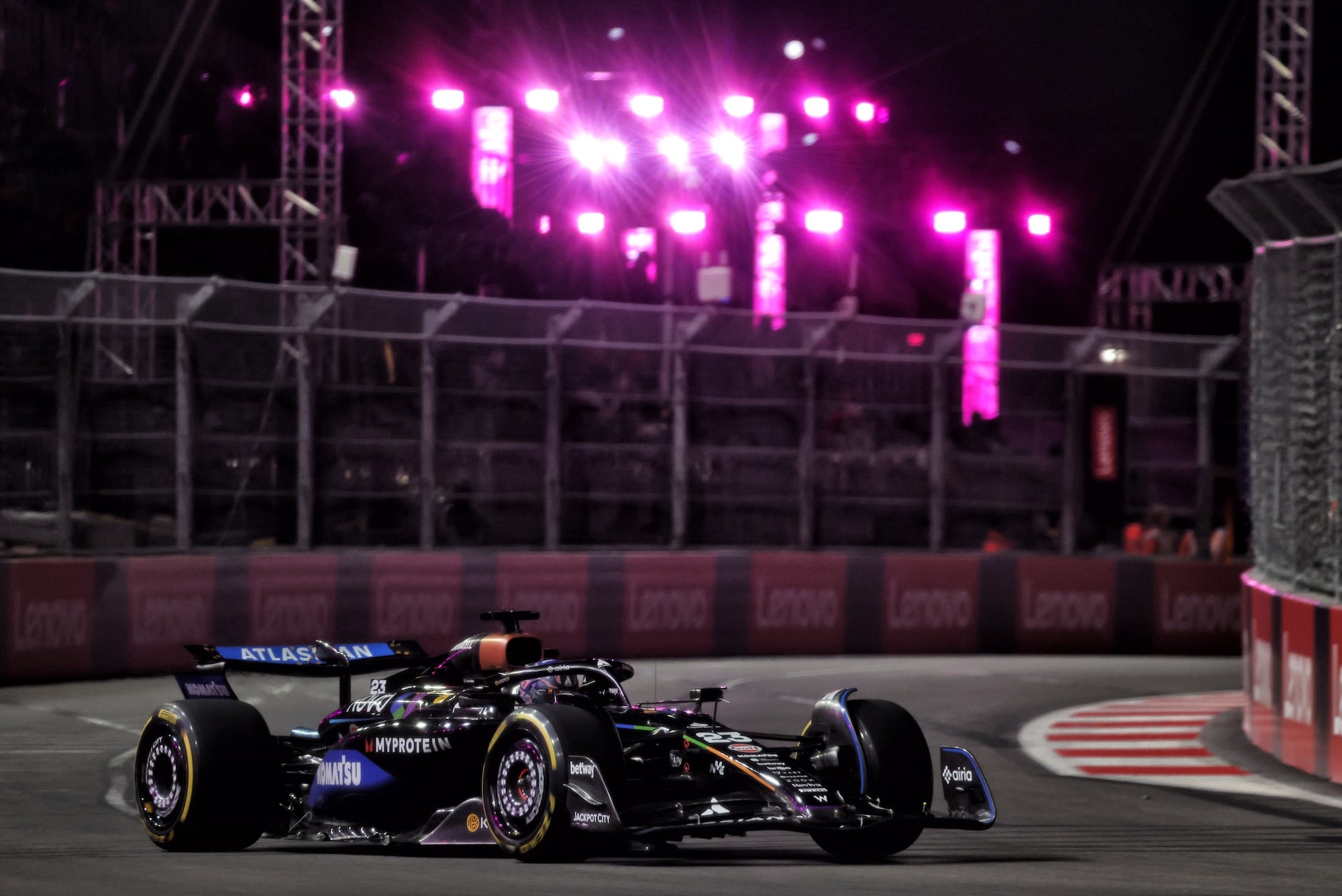 Alexander Albon (THA) Atlassian Williams Racing FW47.