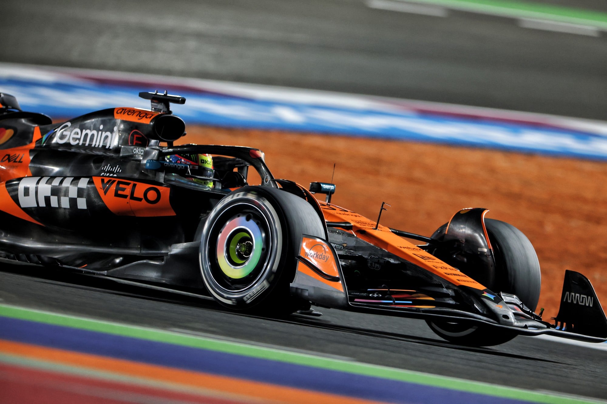 Oscar Piastri (AUS) McLaren MCL39.