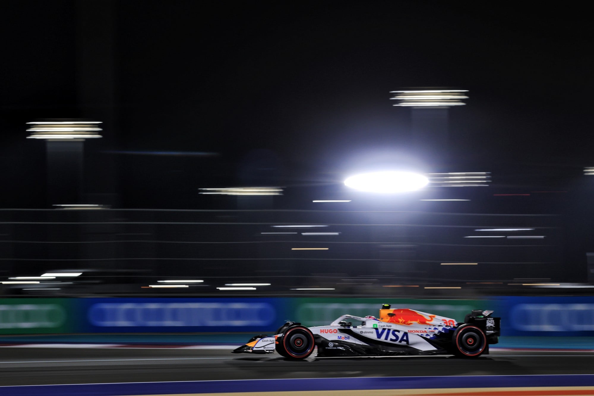 F1: Racing Bulls quer garantir P6 no campeonato de construtores em Abu Dhabi Liam Lawson (NZL) Racing Bulls VCARB 02.