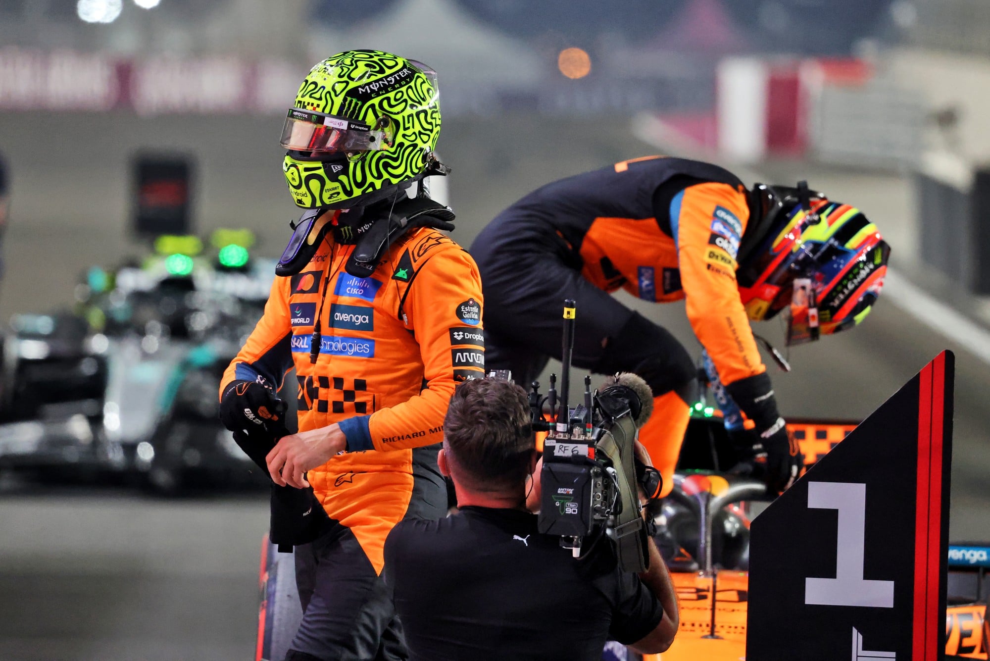 Lando Norris (GBR) McLaren and Oscar Piastri (AUS) McLaren MCL39 in Sprint qualifying parc ferme.