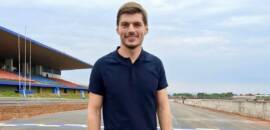 F1: Verstappen visita autódromo de Brasília com Nelson Piquet antes do GP de São Paulo