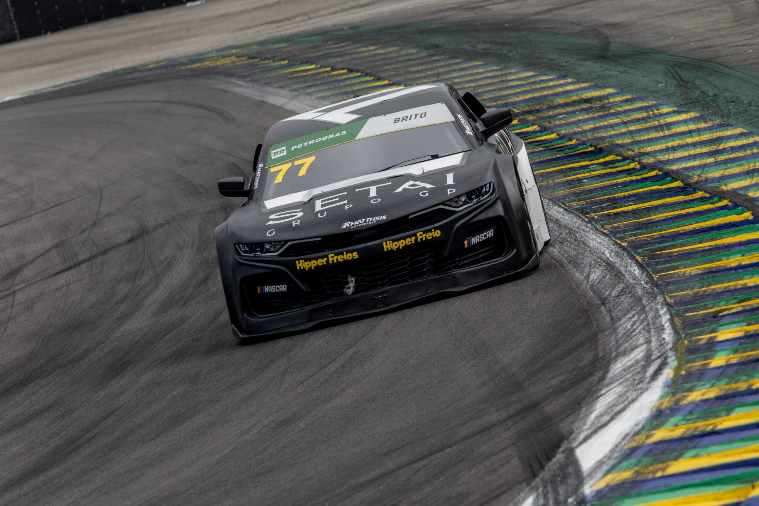 Valdeno Brito encerra temporada em Interlagos e celebra participação na NASCAR Brasil com top-10 Valdeno Brito
